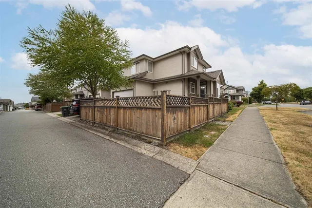 19096 68A AVENUE, Surrey 2