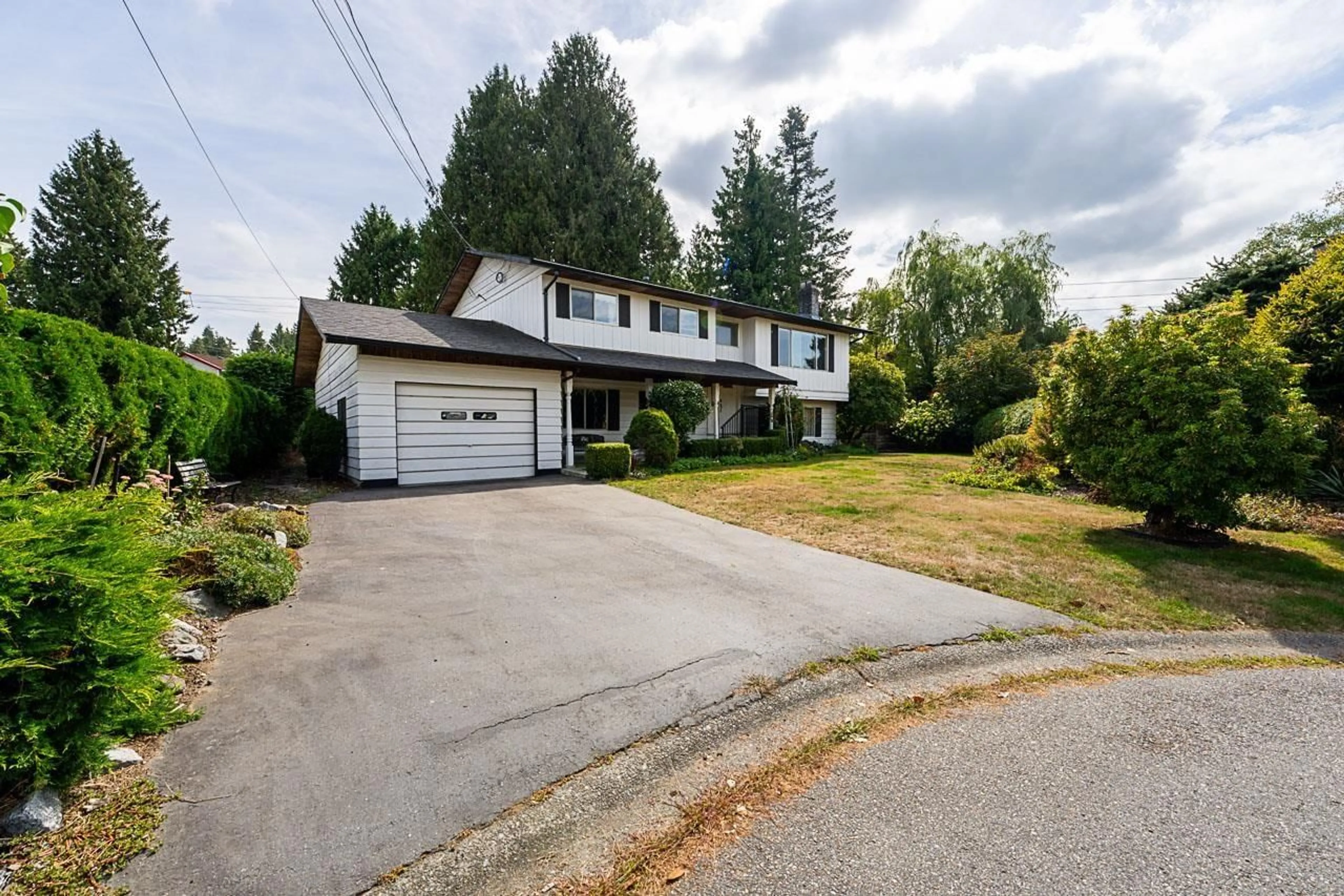A pic from outside/outdoor area/front of a property/back of a property/a pic from drone, street for 11142 PATRICIA DRIVE DRIVE, Delta British Columbia V4C3A4