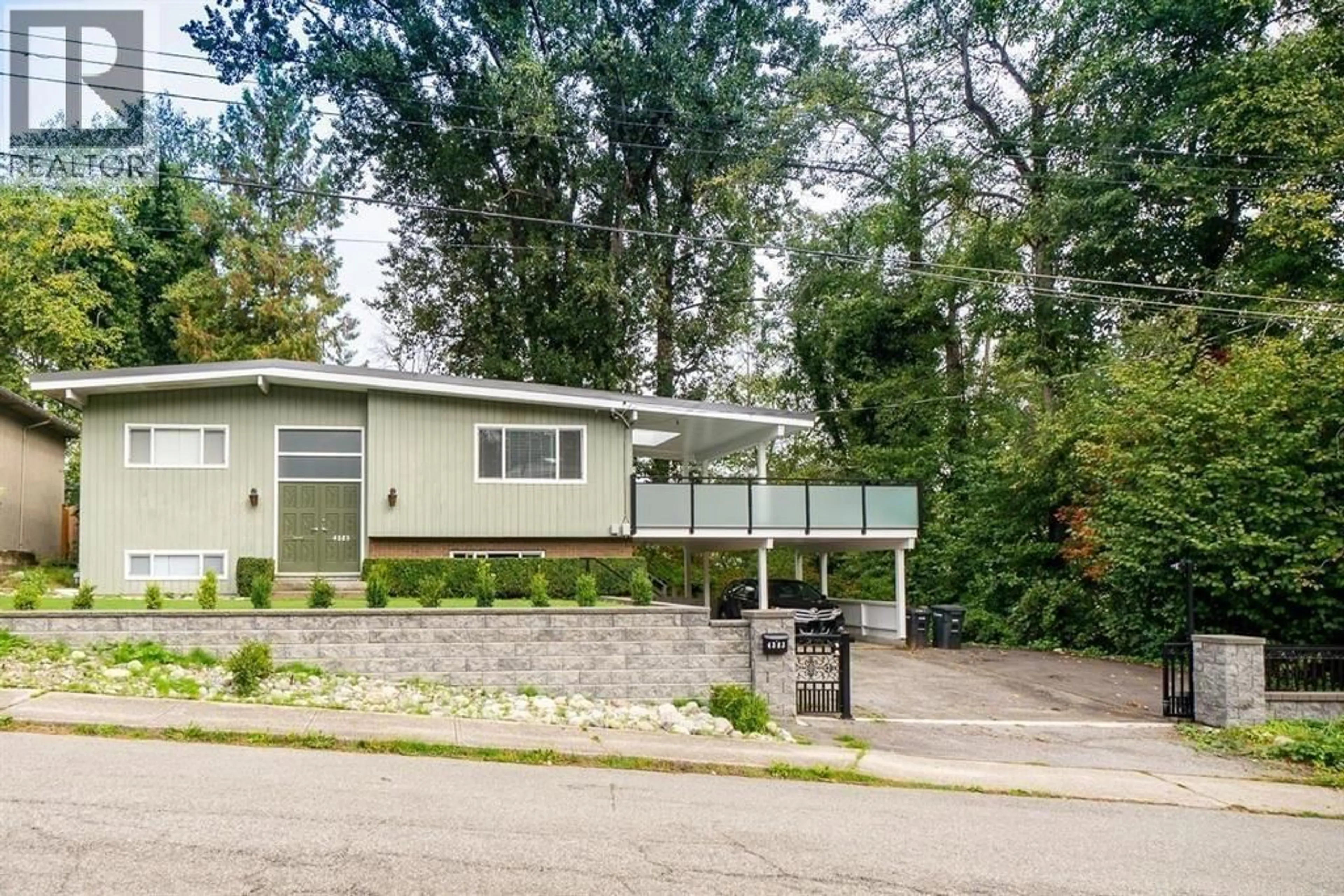 Home with vinyl exterior material, street for 4383 PINEWOOD CRESCENT, Burnaby British Columbia V5G2J7