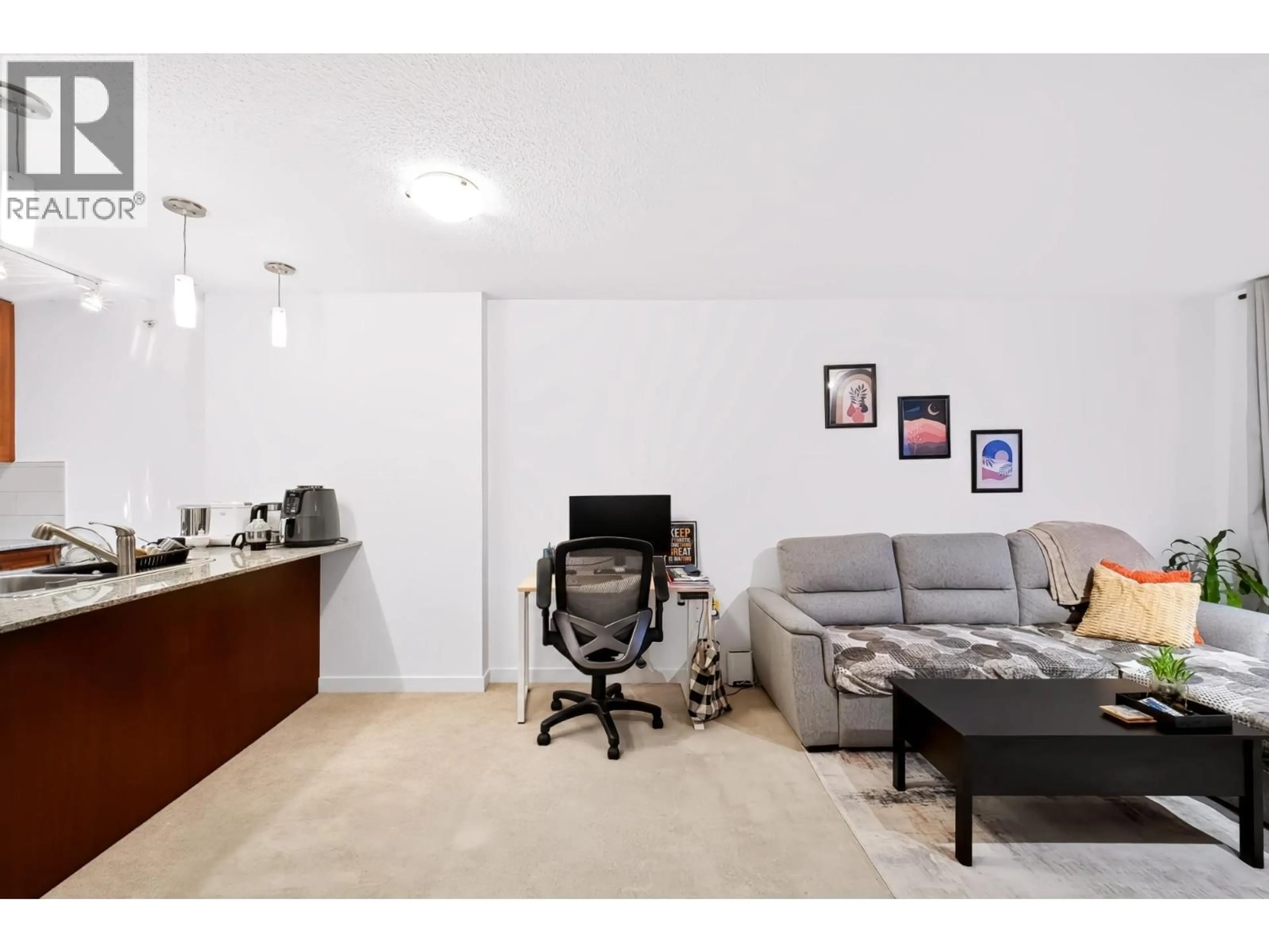 Living room with furniture, unknown for 2508 - 7088 SALISBURY AVENUE, Burnaby British Columbia V5E0A4