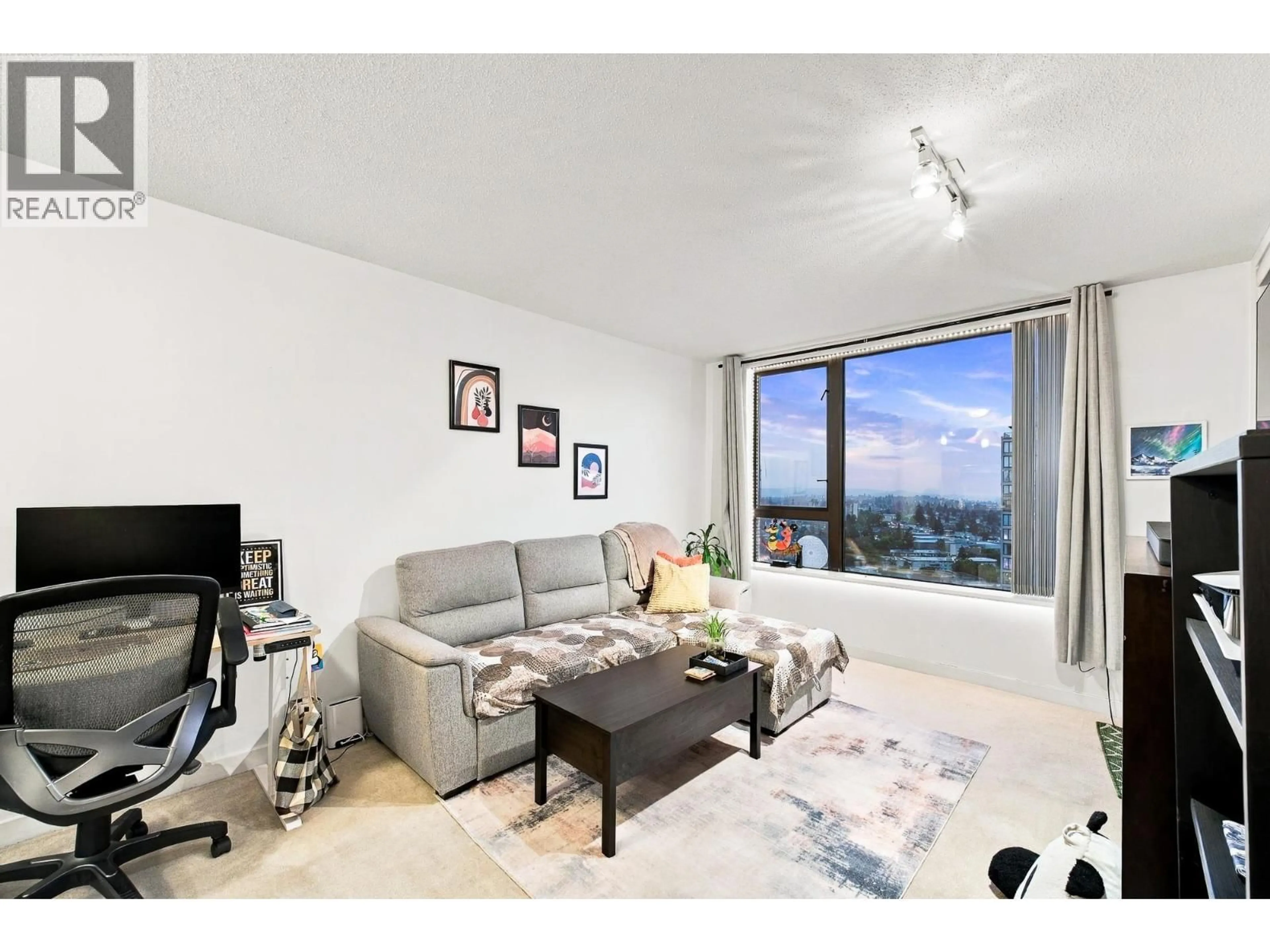 Living room with furniture, unknown for 2508 - 7088 SALISBURY AVENUE, Burnaby British Columbia V5E0A4