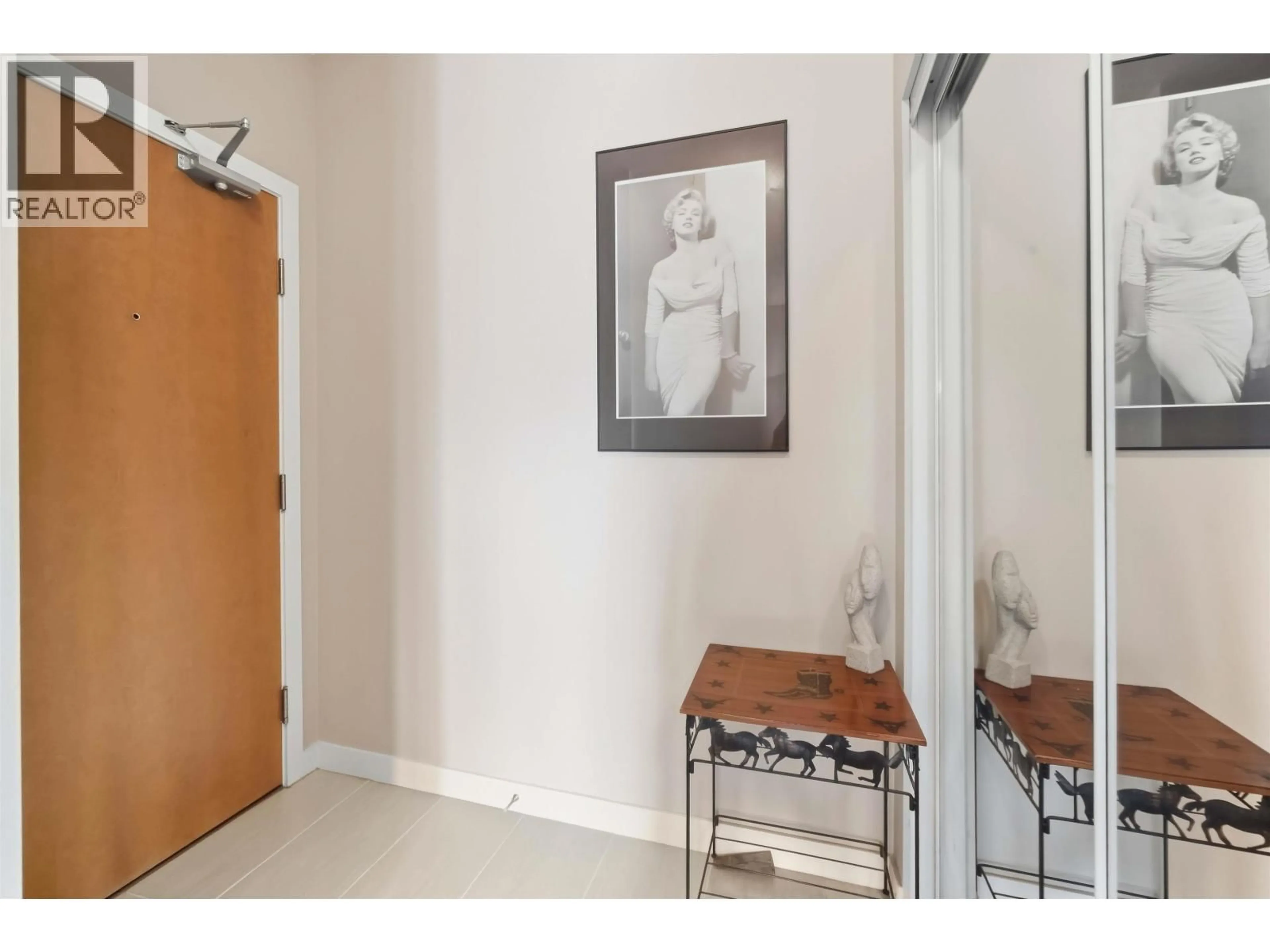 Indoor entryway for 1802 - 400 CAPILANO ROAD, Port Moody British Columbia V3H0E1