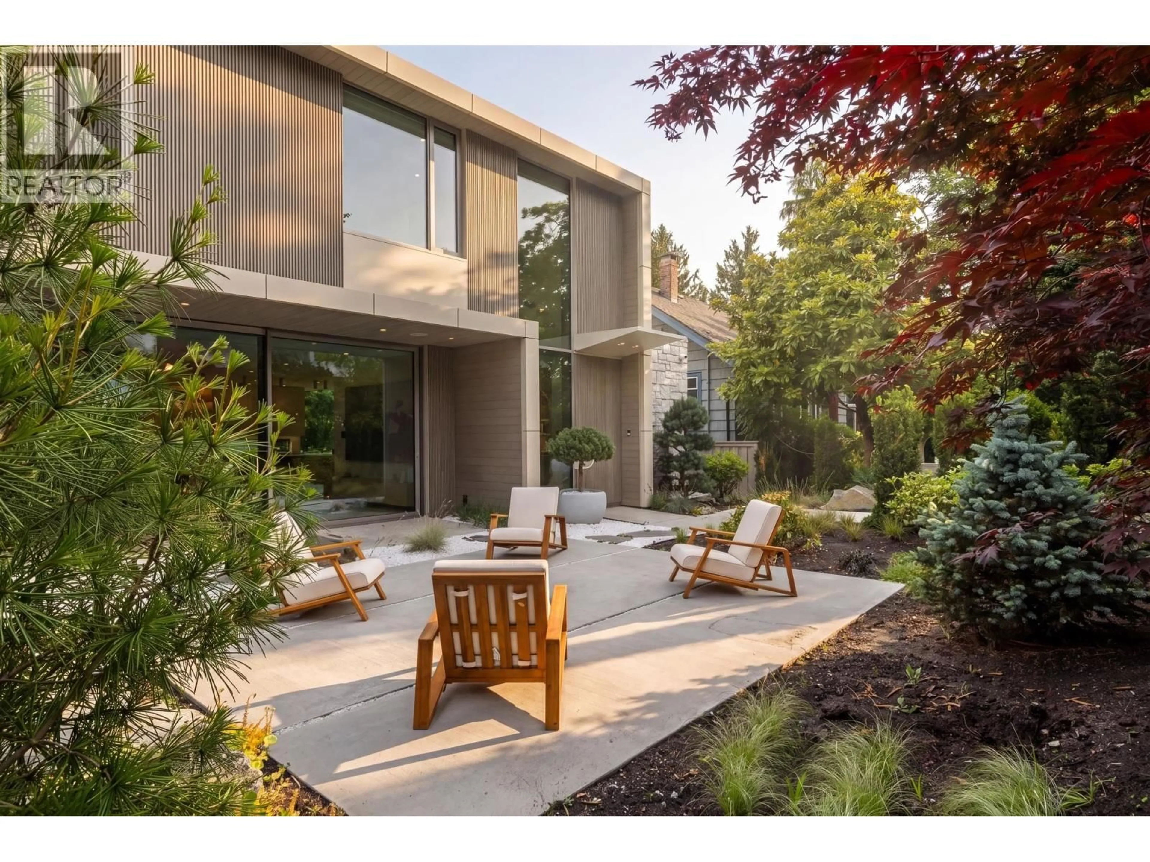 Patio, street for 4521 LANGARA AVENUE, Vancouver British Columbia V6R1C9