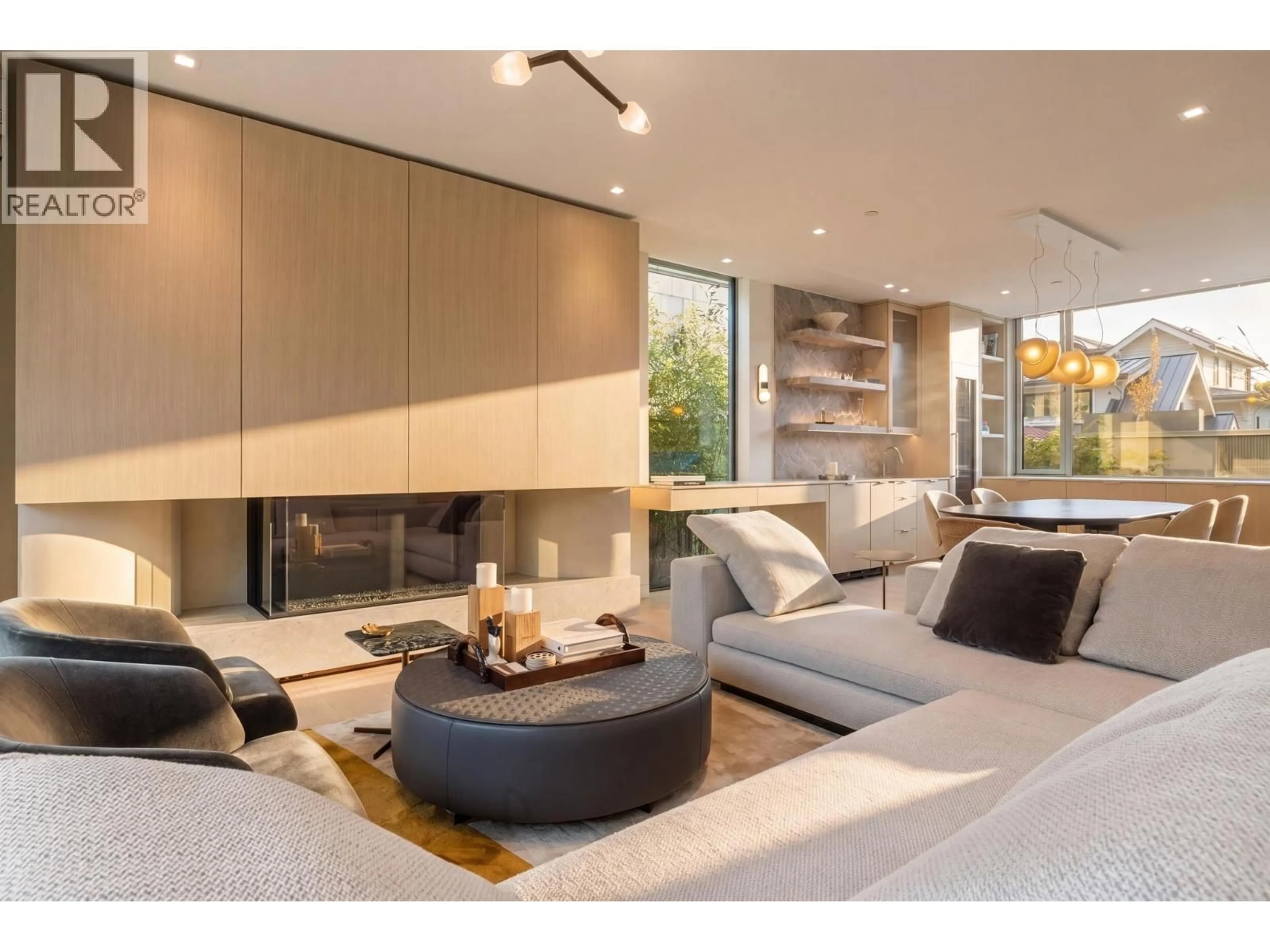 Living room with furniture, unknown for 4521 LANGARA AVENUE, Vancouver British Columbia V6R1C9