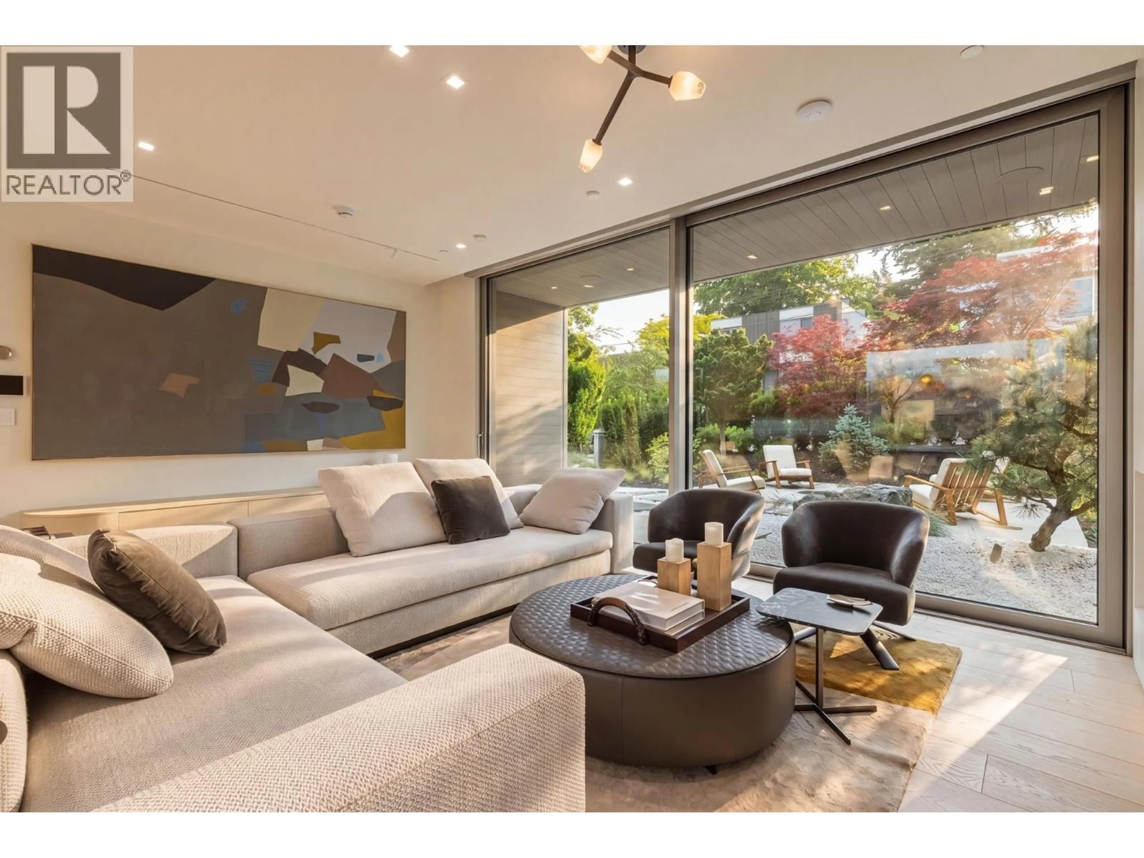 Living room with furniture, unknown for 4521 LANGARA AVENUE, Vancouver British Columbia V6R1C9