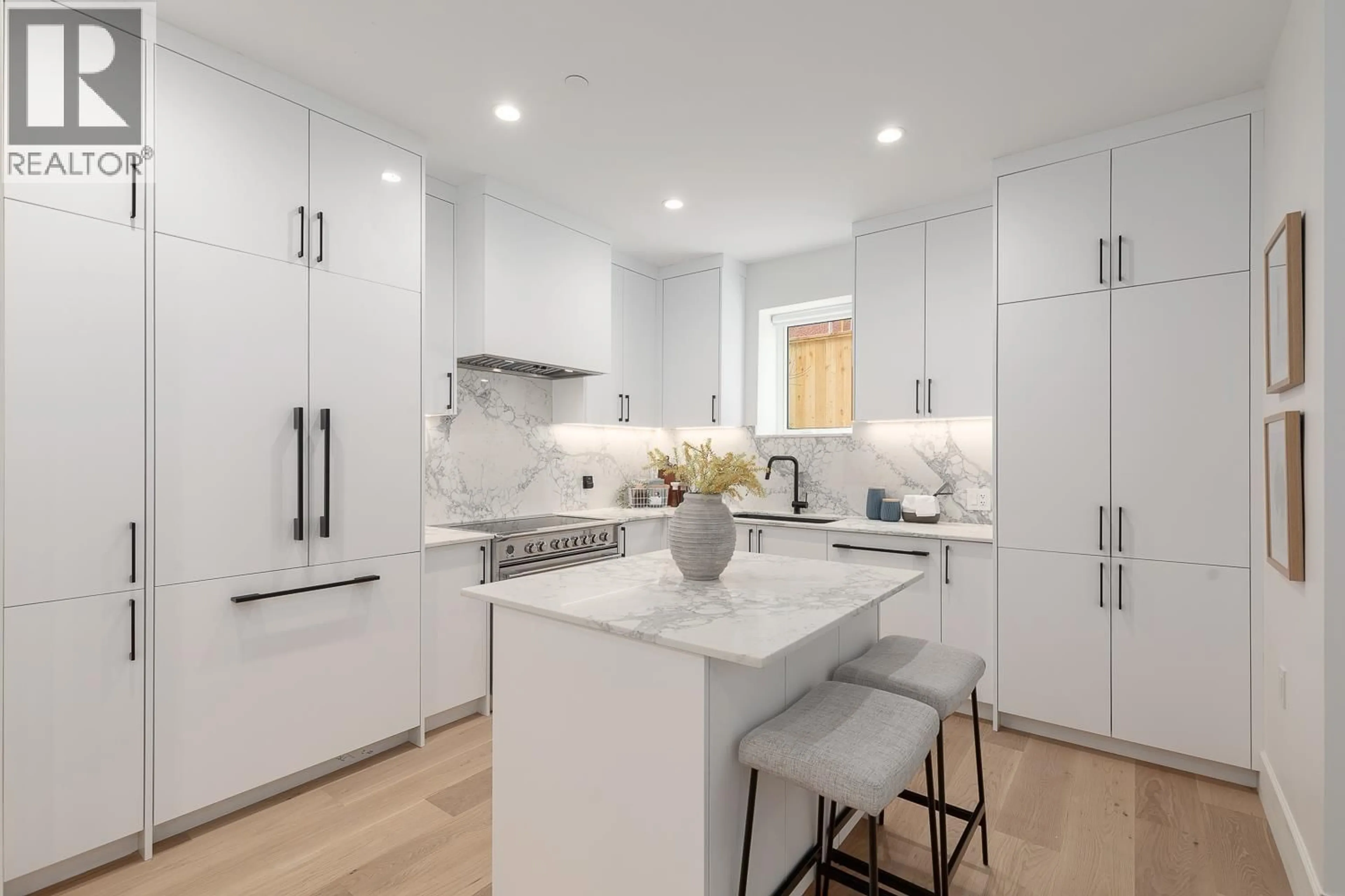Contemporary kitchen, ceramic/tile floor for 851 19TH AVENUE, Vancouver British Columbia V5V1K6