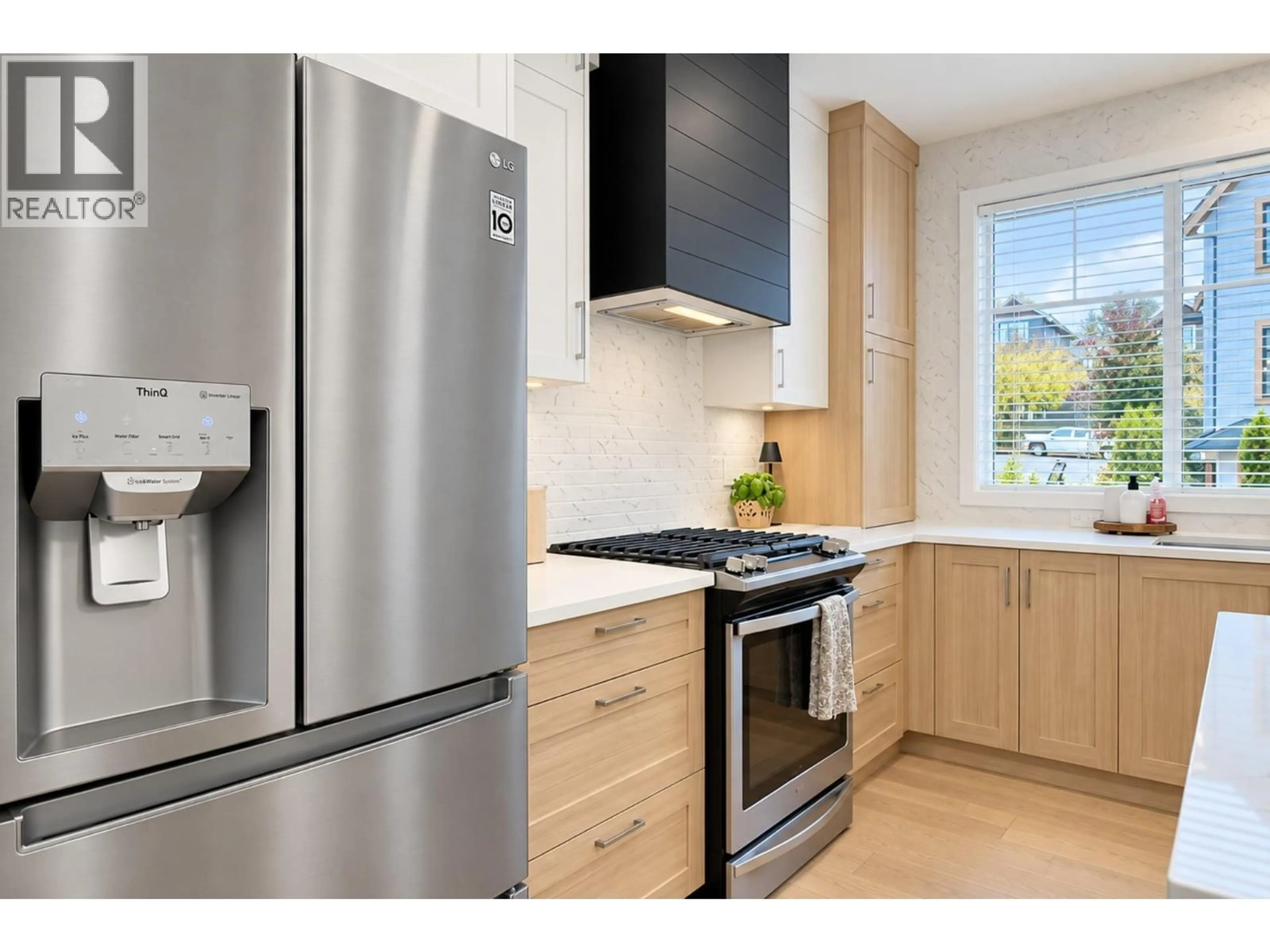 Standard kitchen, wood/laminate floor for 14 - 13263 236 STREET, Maple Ridge British Columbia V4R0H3