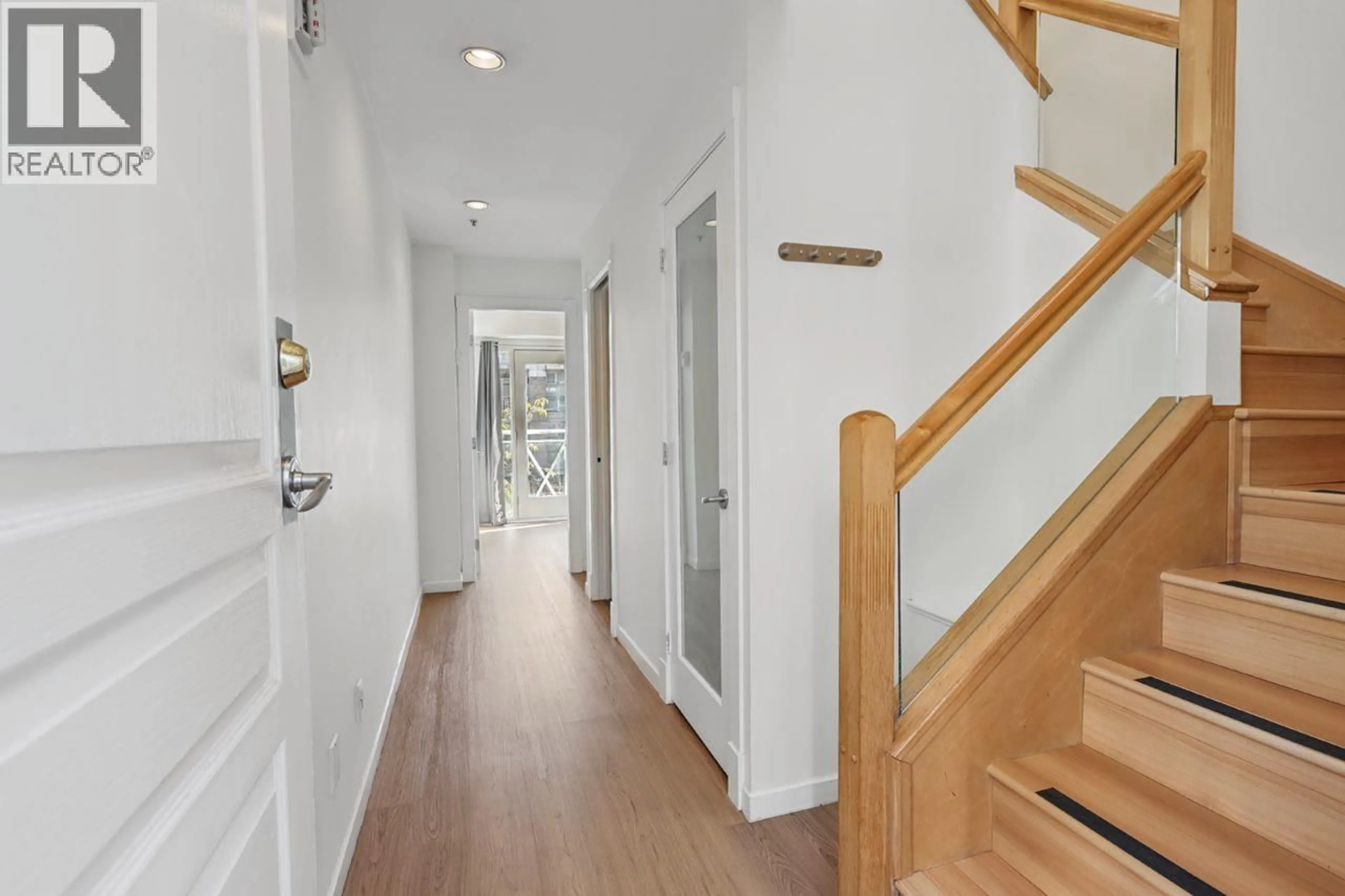 Indoor entryway for 102 - 3349 DUNBAR STREET, Vancouver British Columbia V6S2B9