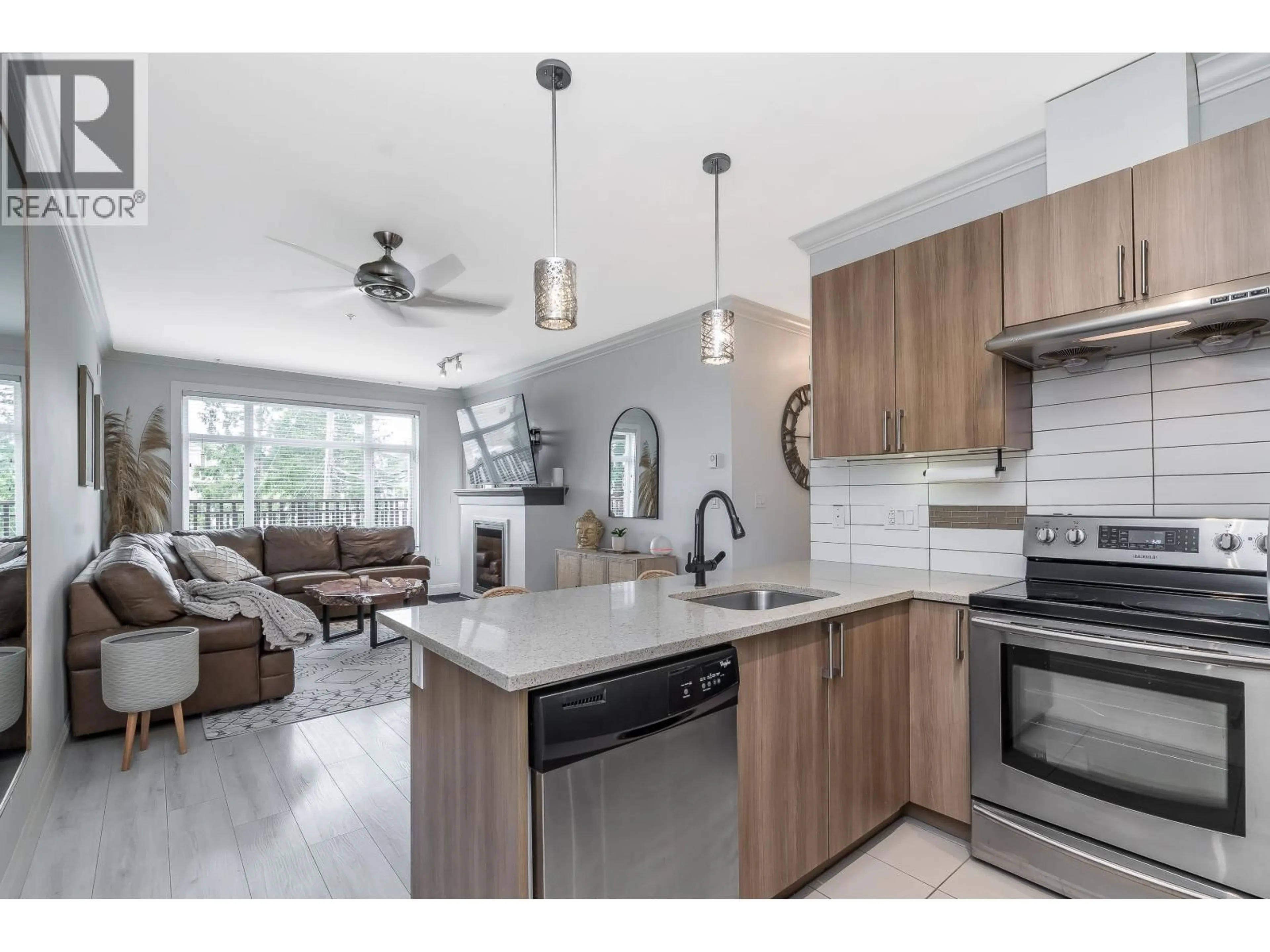 Open concept kitchen, unknown for 101 - 11566 224 STREET, Maple Ridge British Columbia V2X9C9