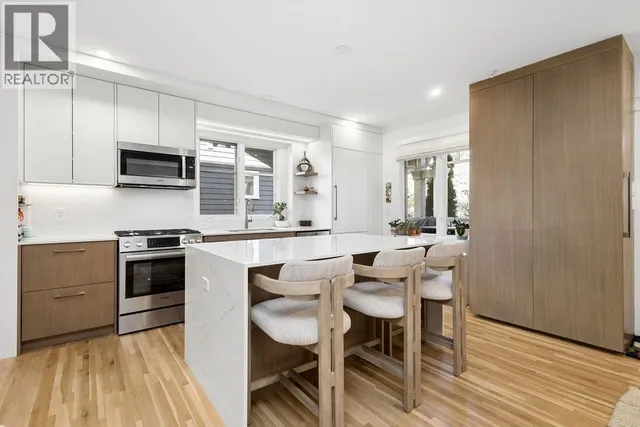 1956 14 AVENUE, Vancouver 5