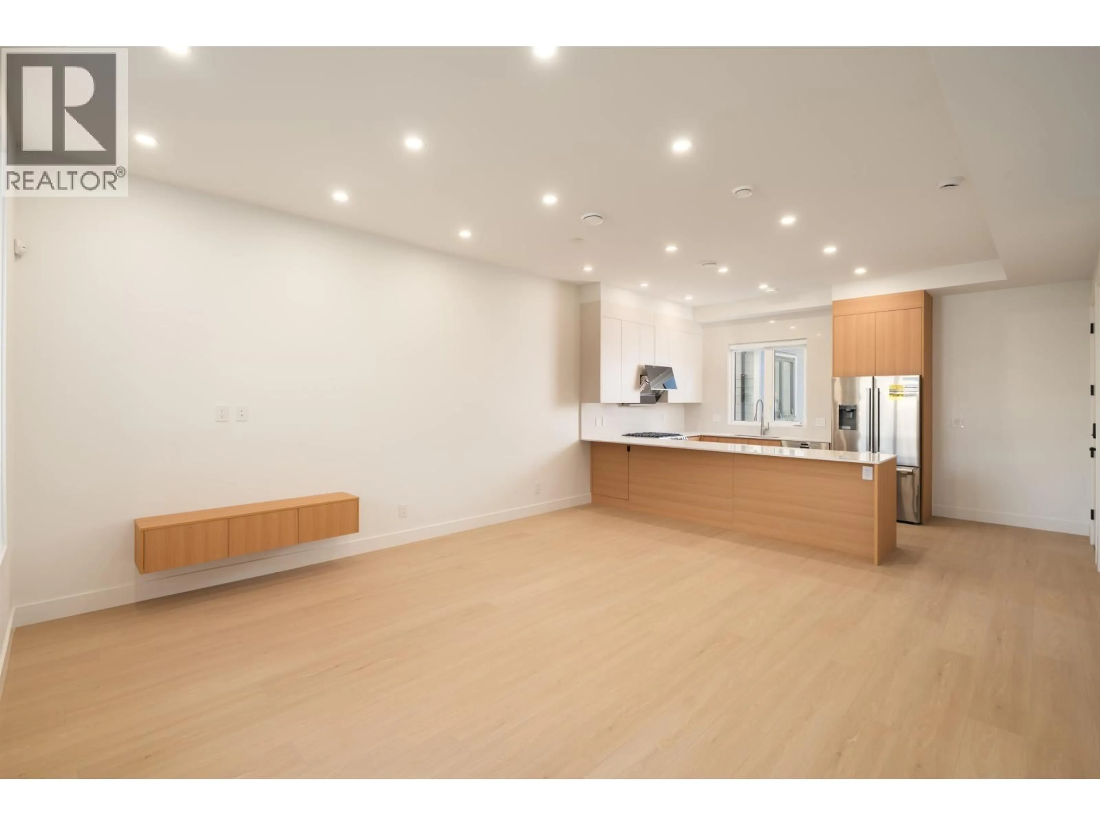 Unknown for 1 - 5300 CHETWYND AVENUE, Richmond British Columbia V7C4L2
