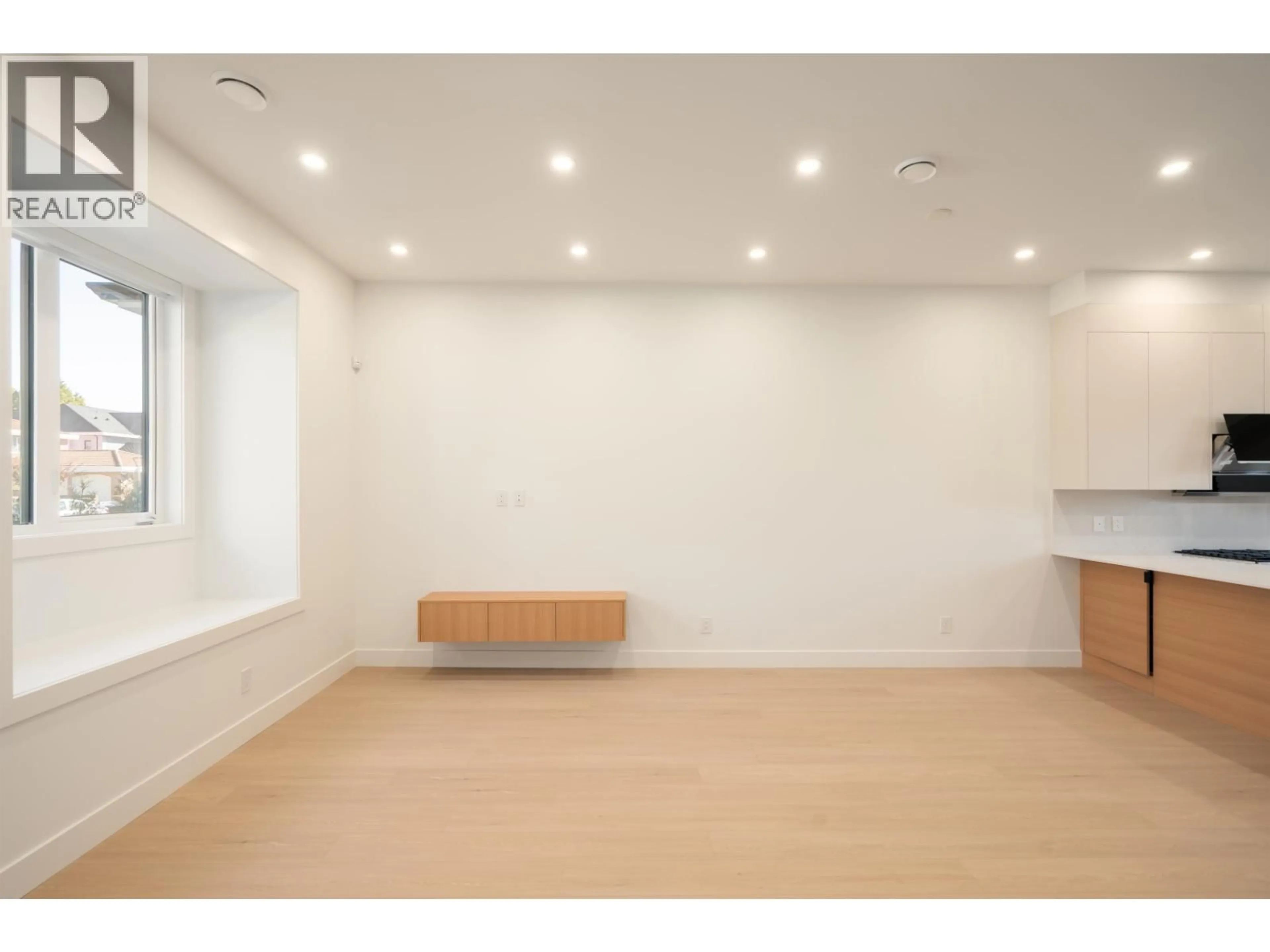 A pic of a room for 1 - 5300 CHETWYND AVENUE, Richmond British Columbia V7C4L2