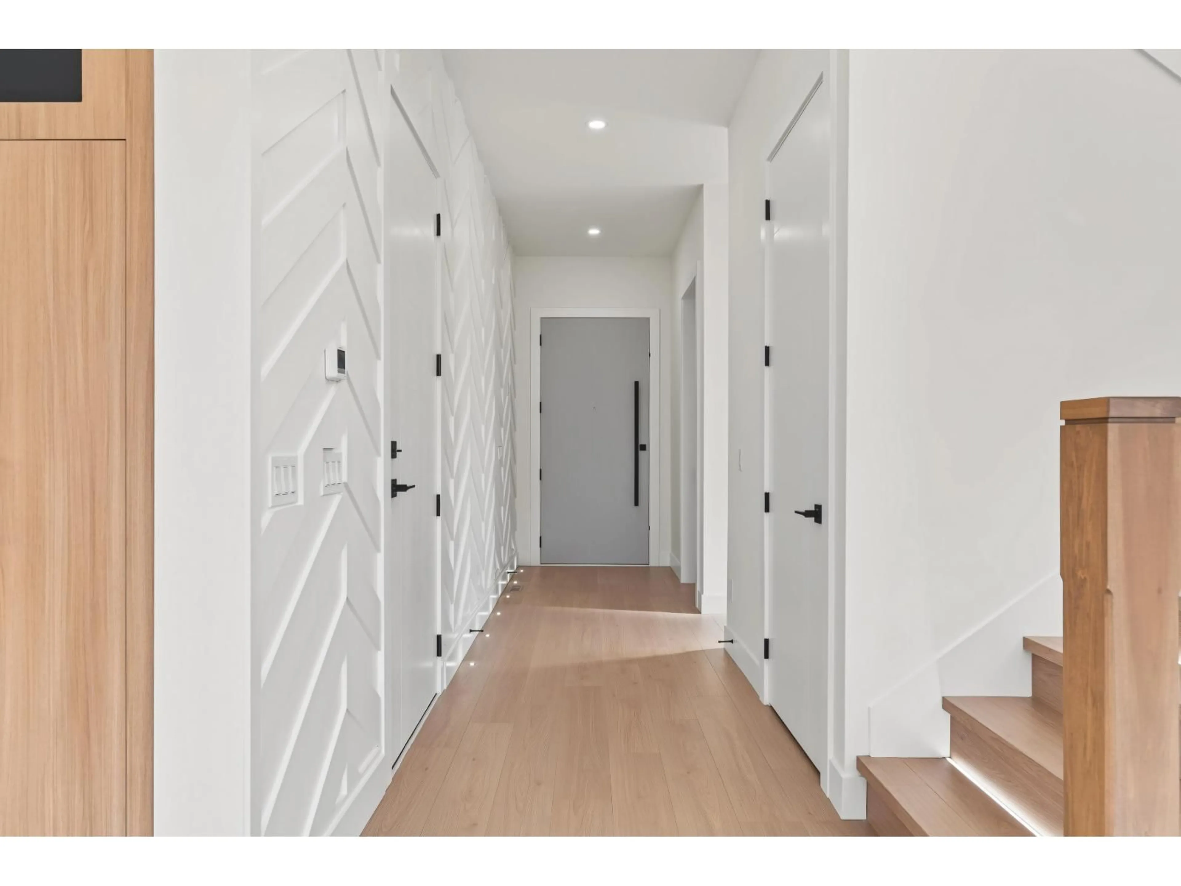 Indoor entryway for 2807 PLATFORM CRESCENT, Abbotsford British Columbia V4X0A4