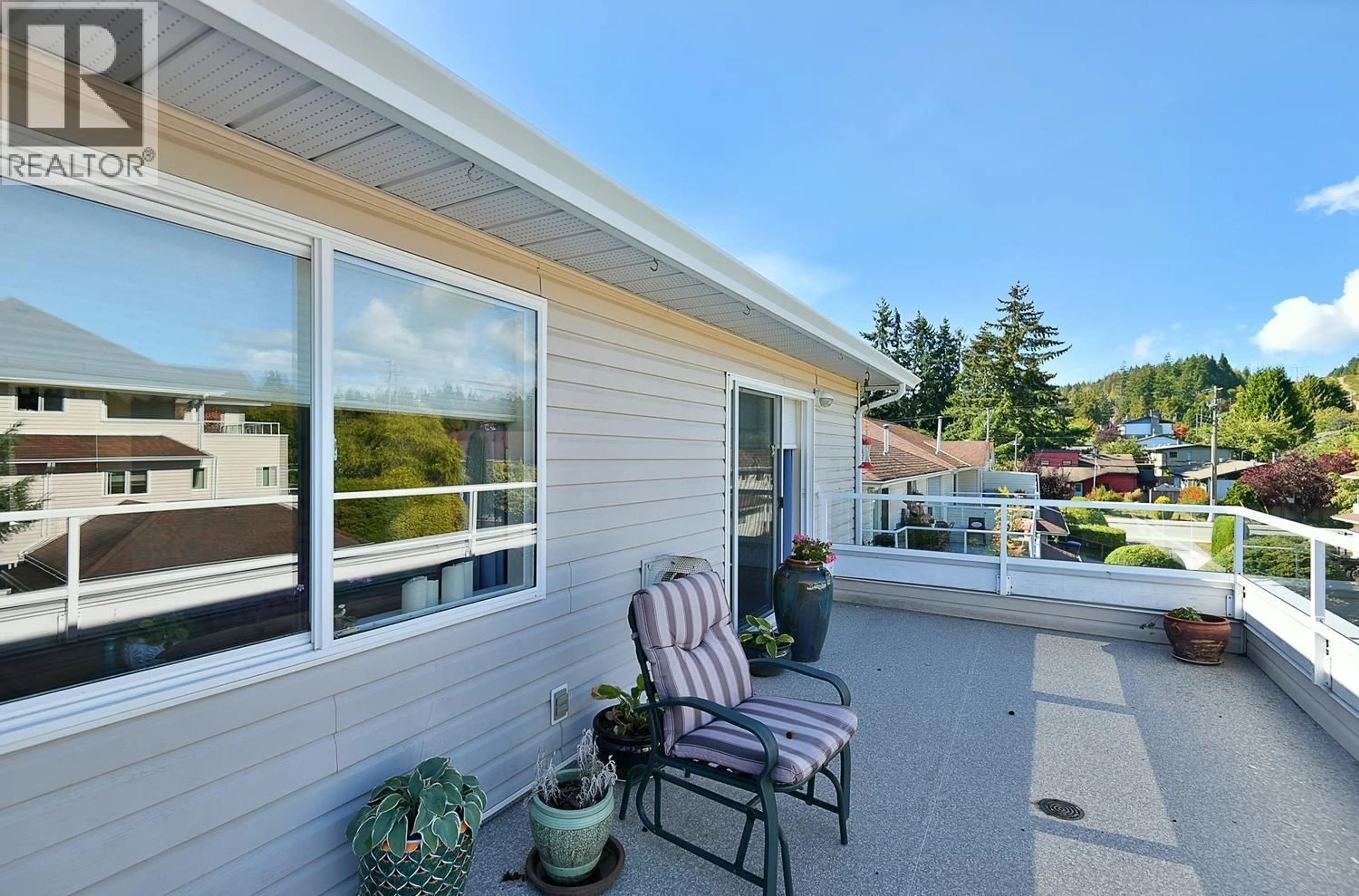 Home with vinyl exterior material, water/lake/river/ocean view for 24 - 5610 TRAIL AVENUE, Sechelt British Columbia V7Z0H8