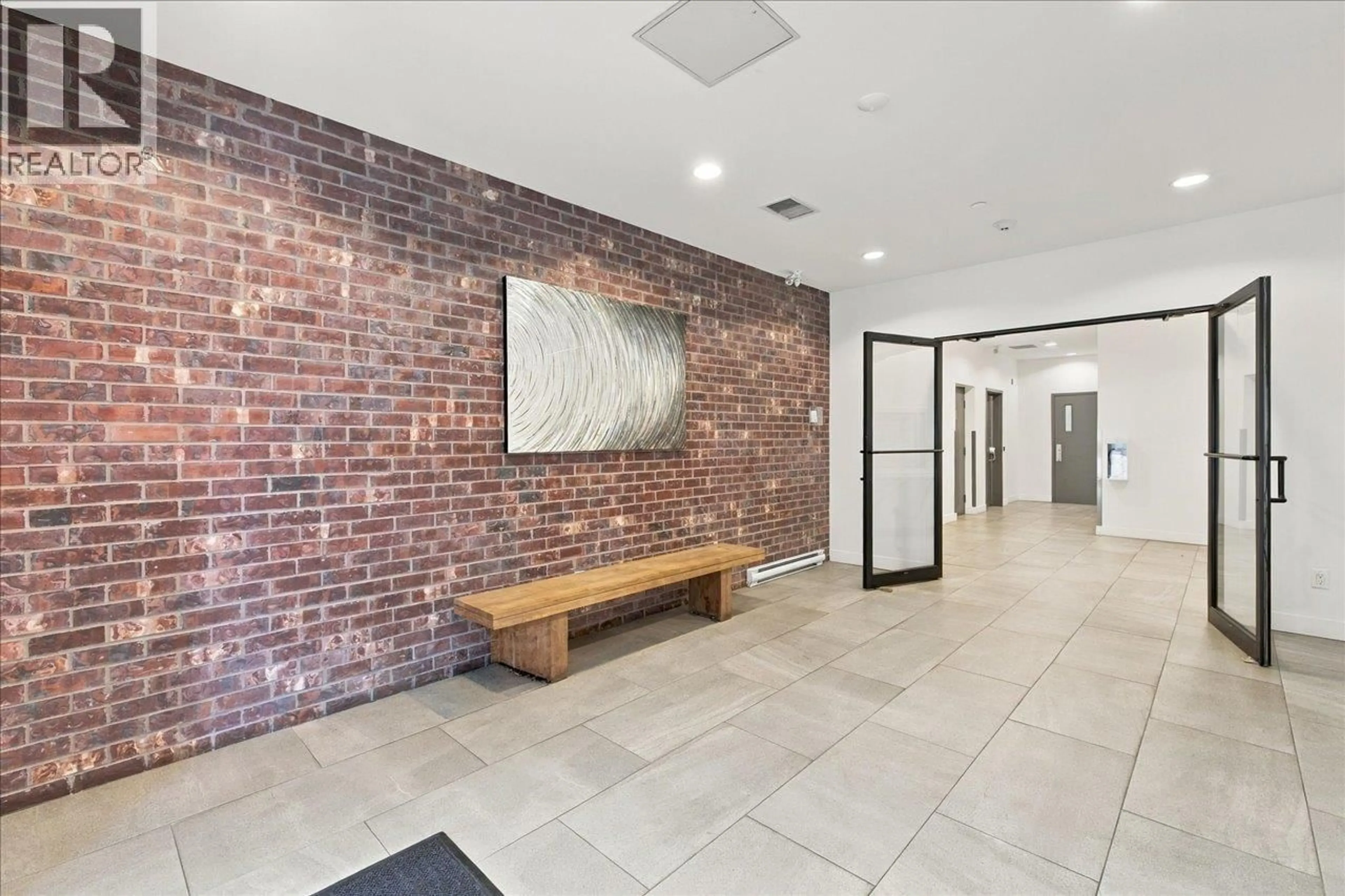 Indoor foyer for 401 - 2141 HASTINGS STREET, Vancouver British Columbia V5L1V2