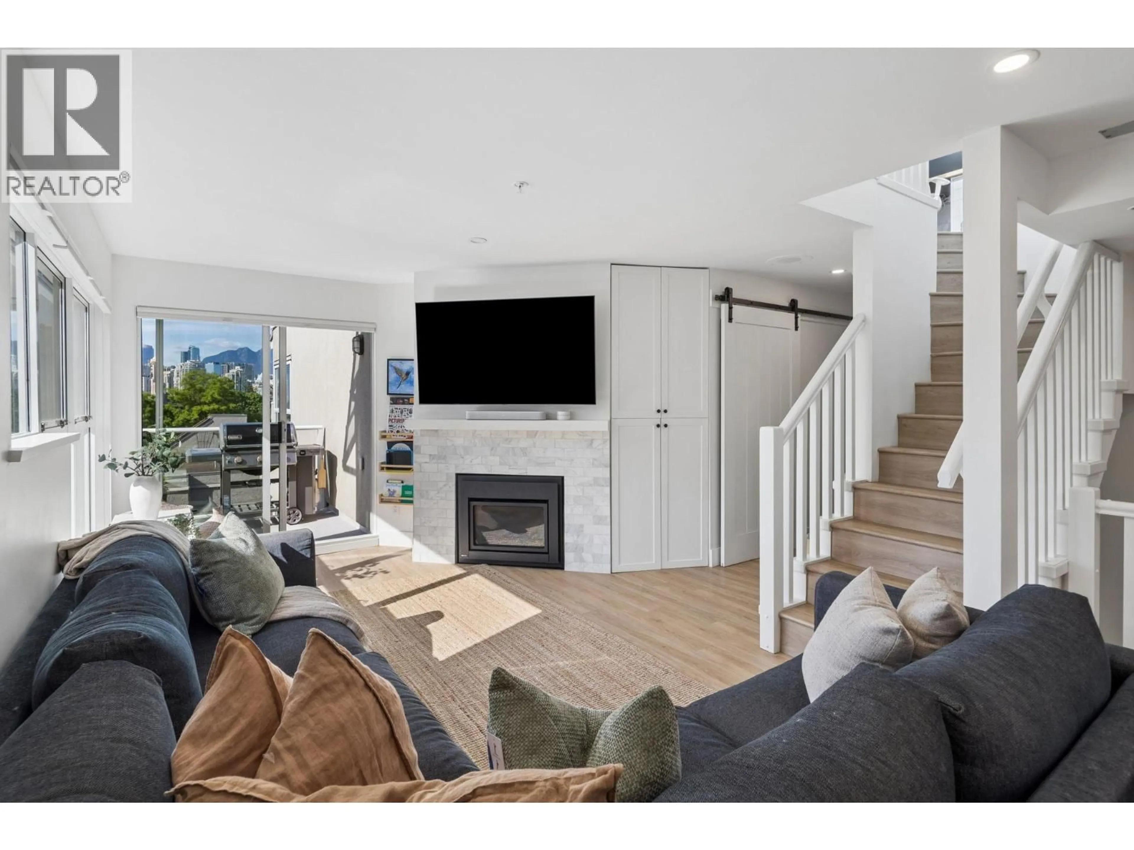 Unknown for 103 - 933 8TH AVENUE, Vancouver British Columbia V5Z1E4
