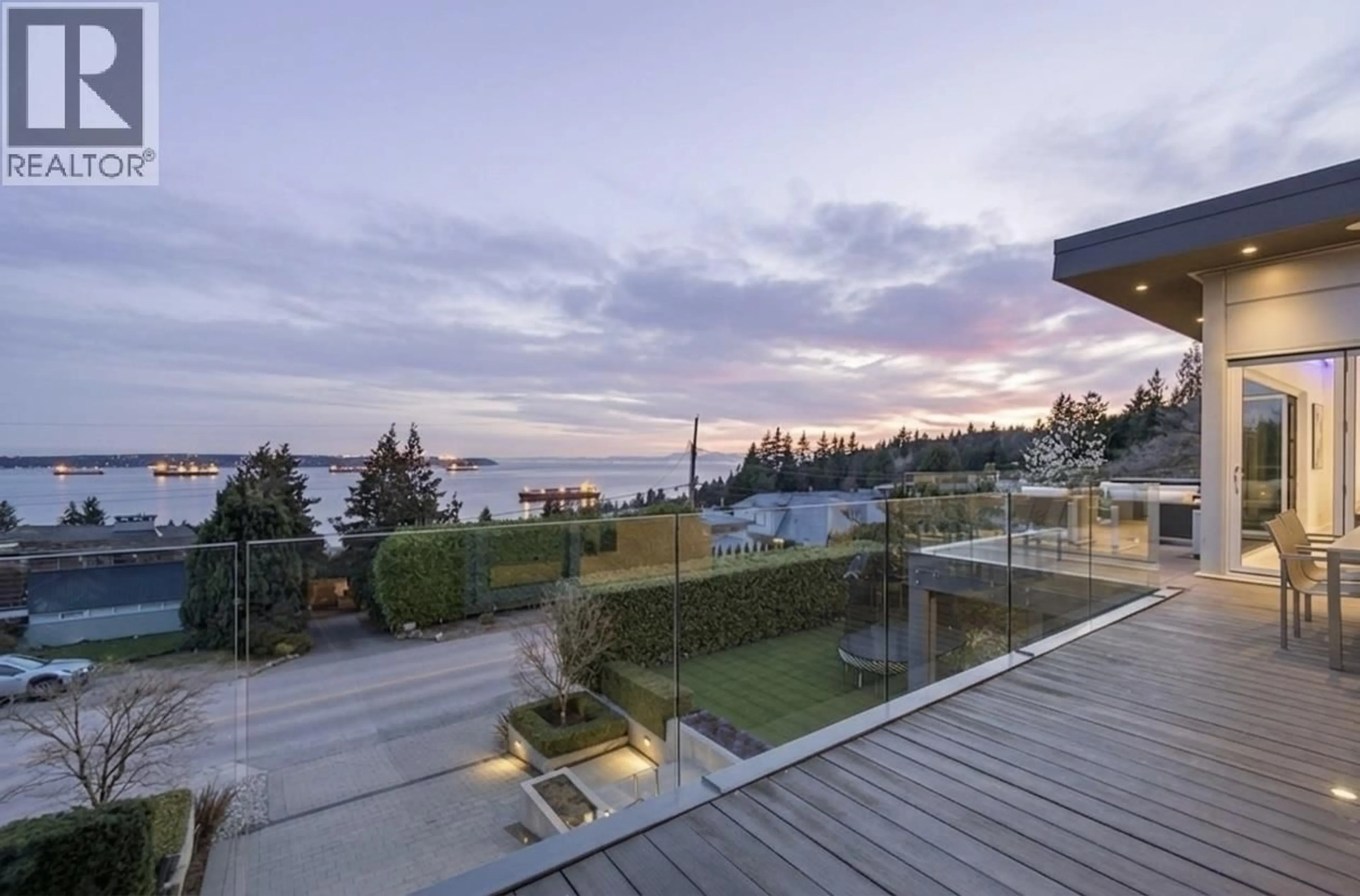 Patio, water/lake/river/ocean view for 3305 WESTMOUNT ROAD, West Vancouver British Columbia V7V3G5