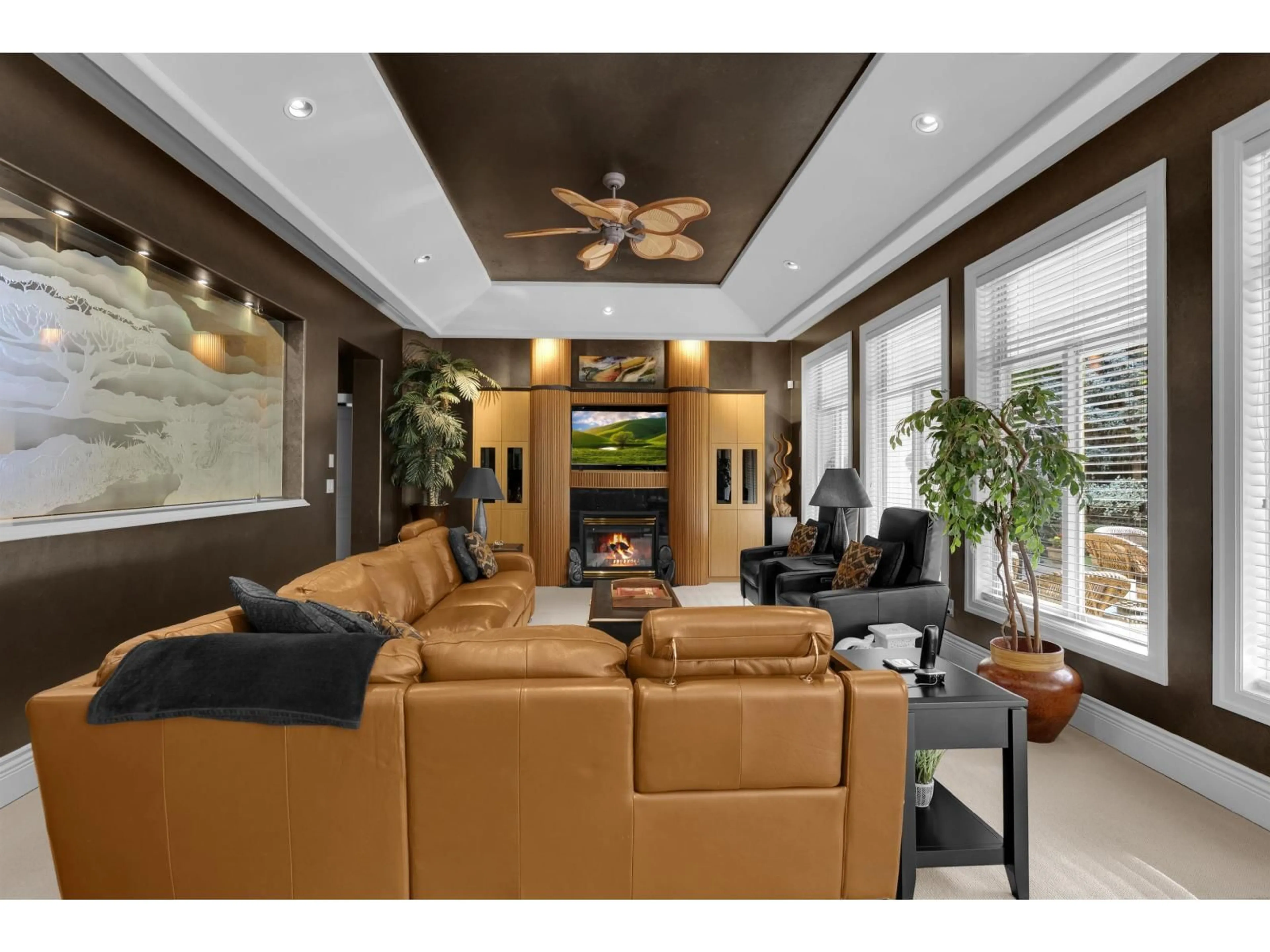 Living room with furniture, unknown for 15972 37 AVENUE, Surrey British Columbia V3Z0P1