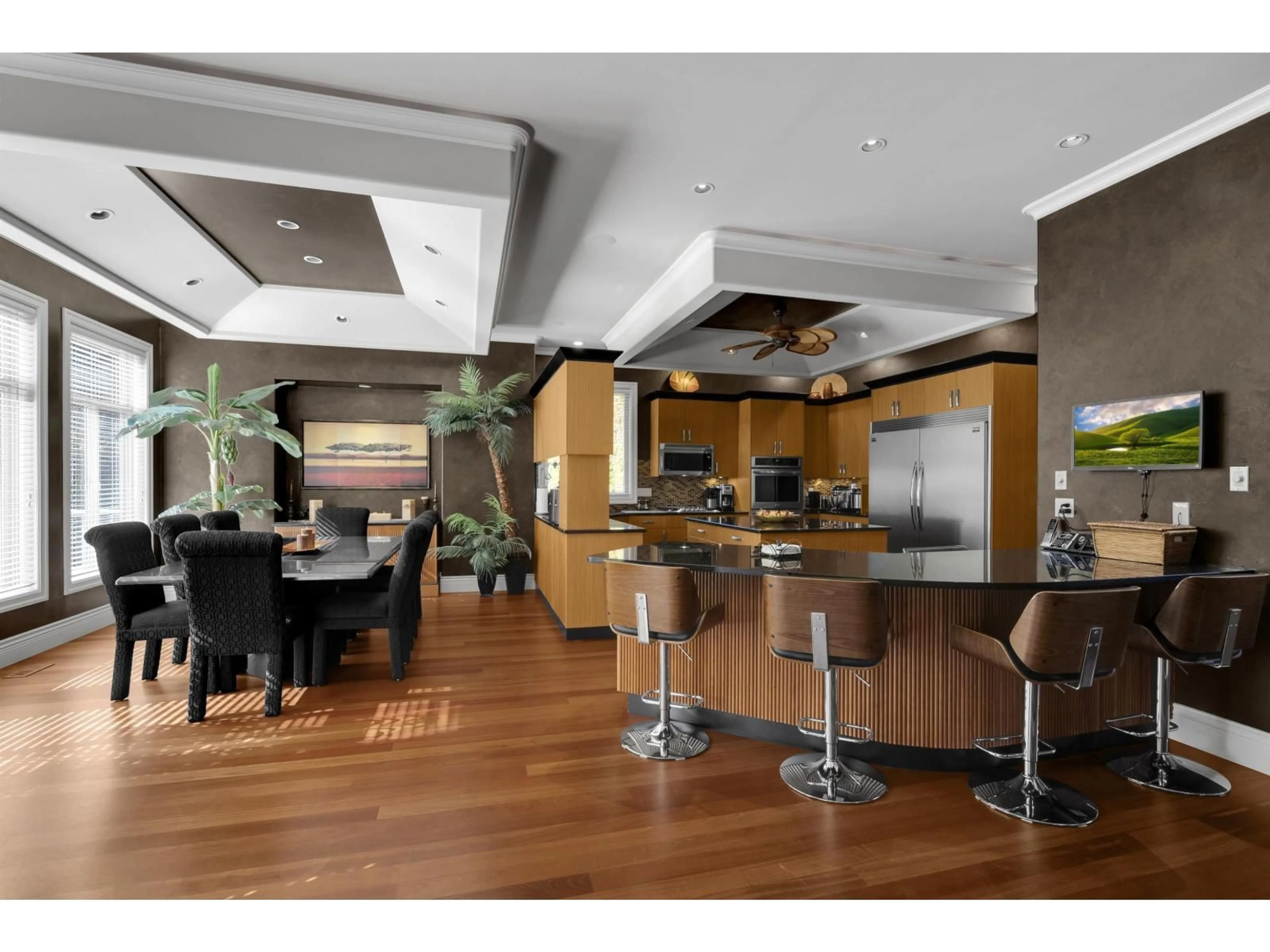 Lobby for 15972 37 AVENUE, Surrey British Columbia V3Z0P1