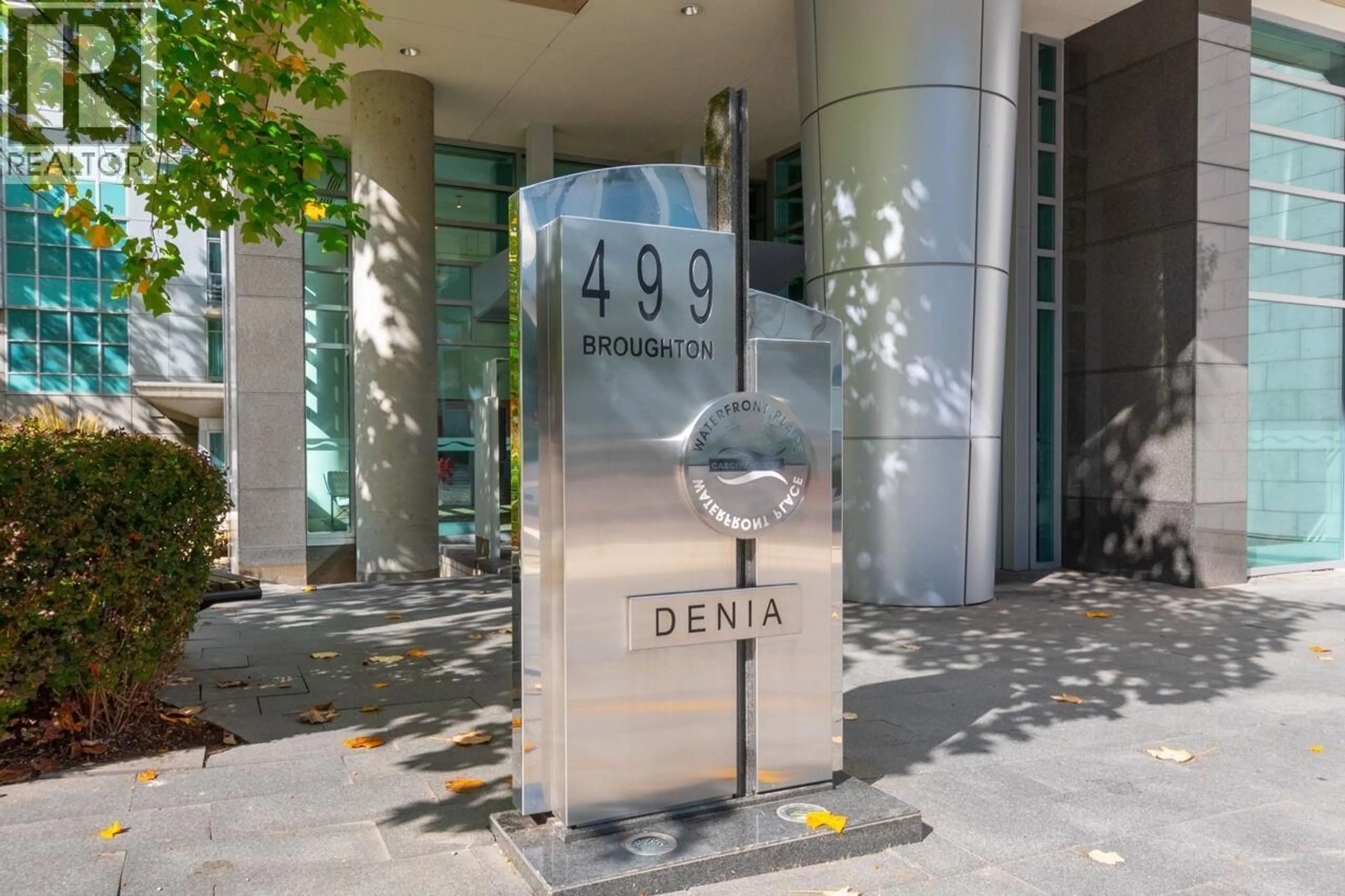 Indoor foyer for 203 - 499 BROUGHTON STREET, Vancouver British Columbia V6G3K1