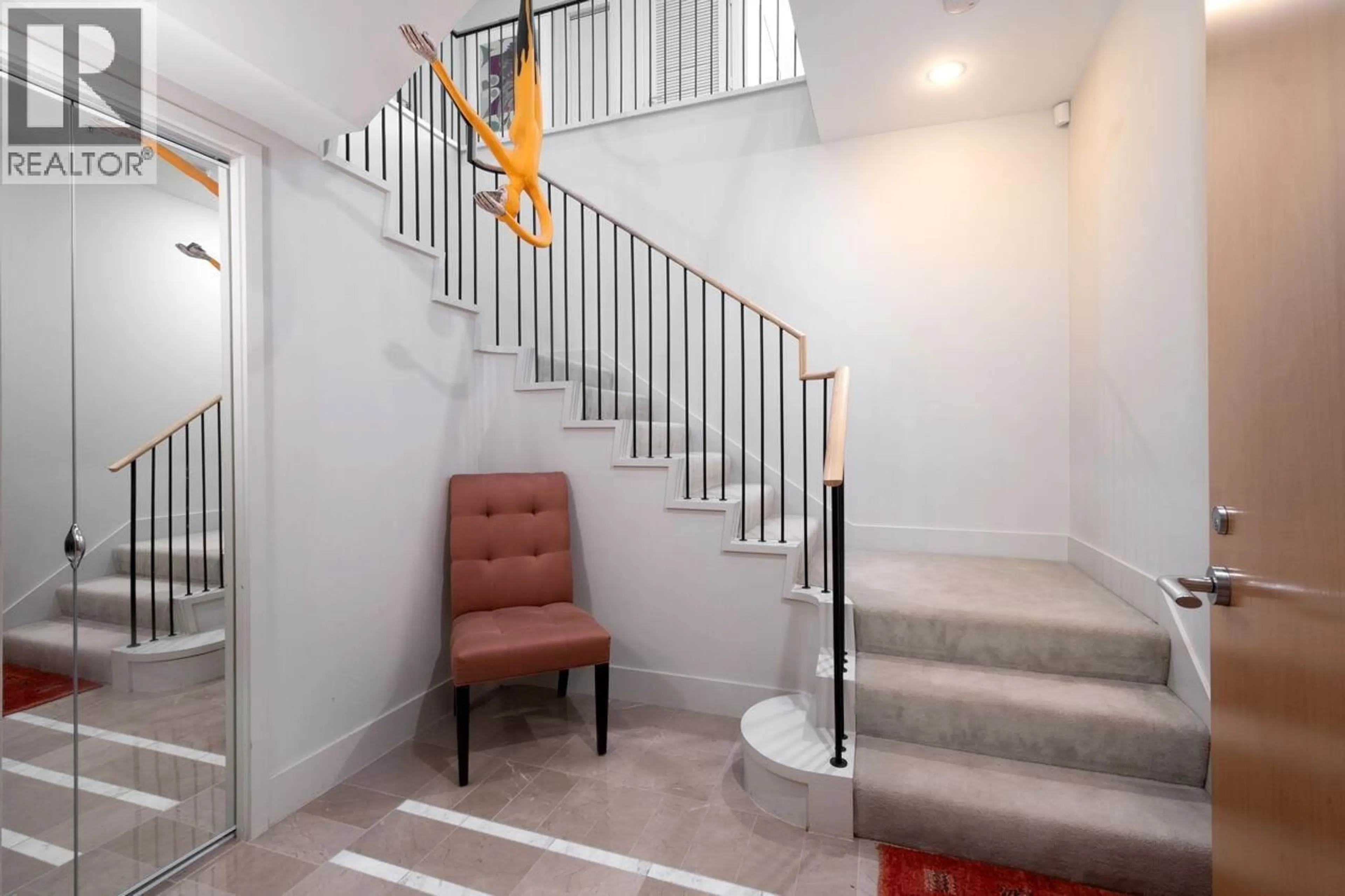 Indoor foyer for 203 - 499 BROUGHTON STREET, Vancouver British Columbia V6G3K1