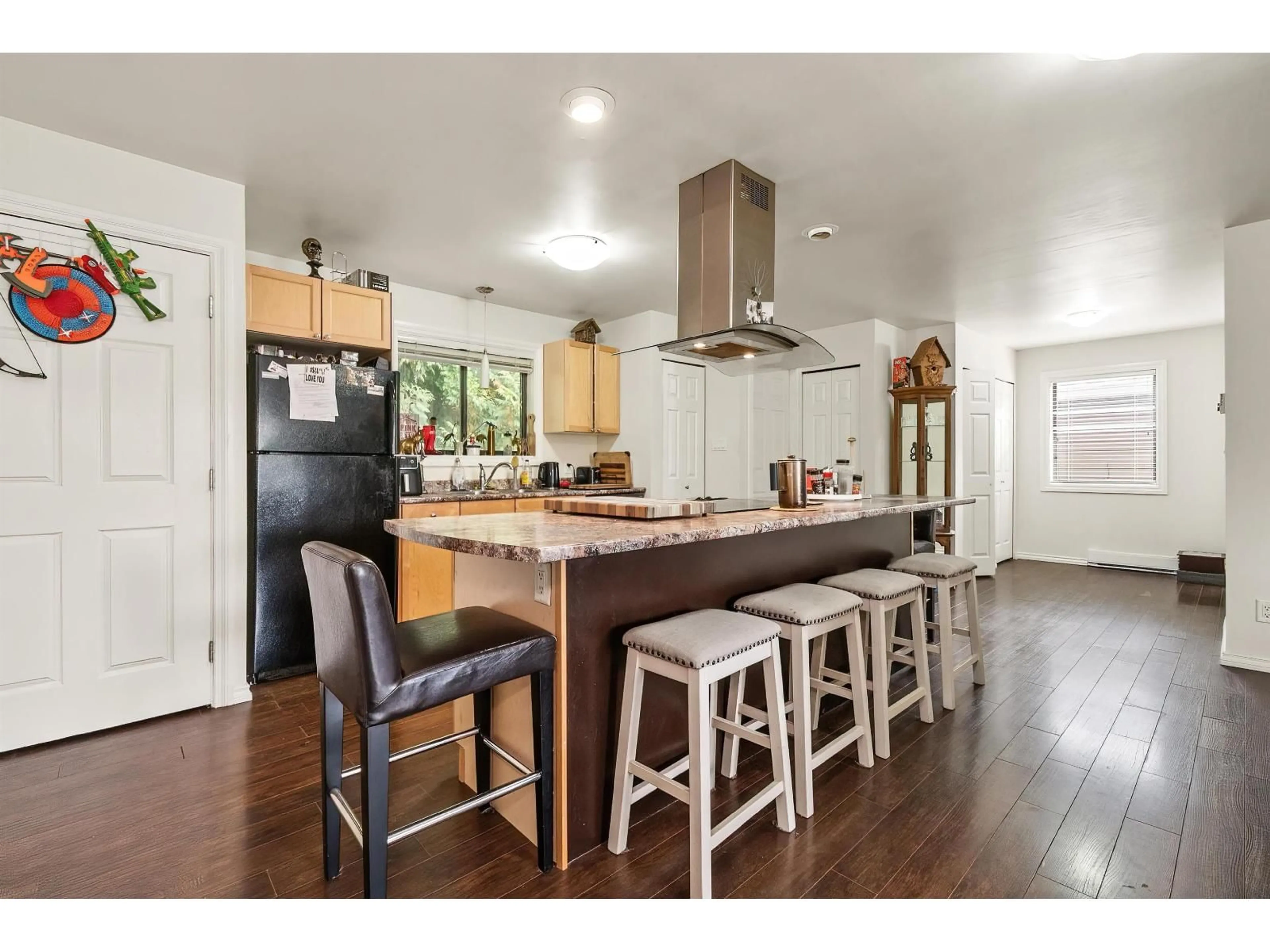 Open concept kitchen, wood/laminate floor for 8792 BELLEVUE DRIVE, Chilliwack British Columbia V2P3W7