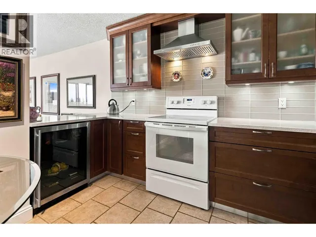 22 - 2214 FOLKESTONE WAY, West Vancouver 4