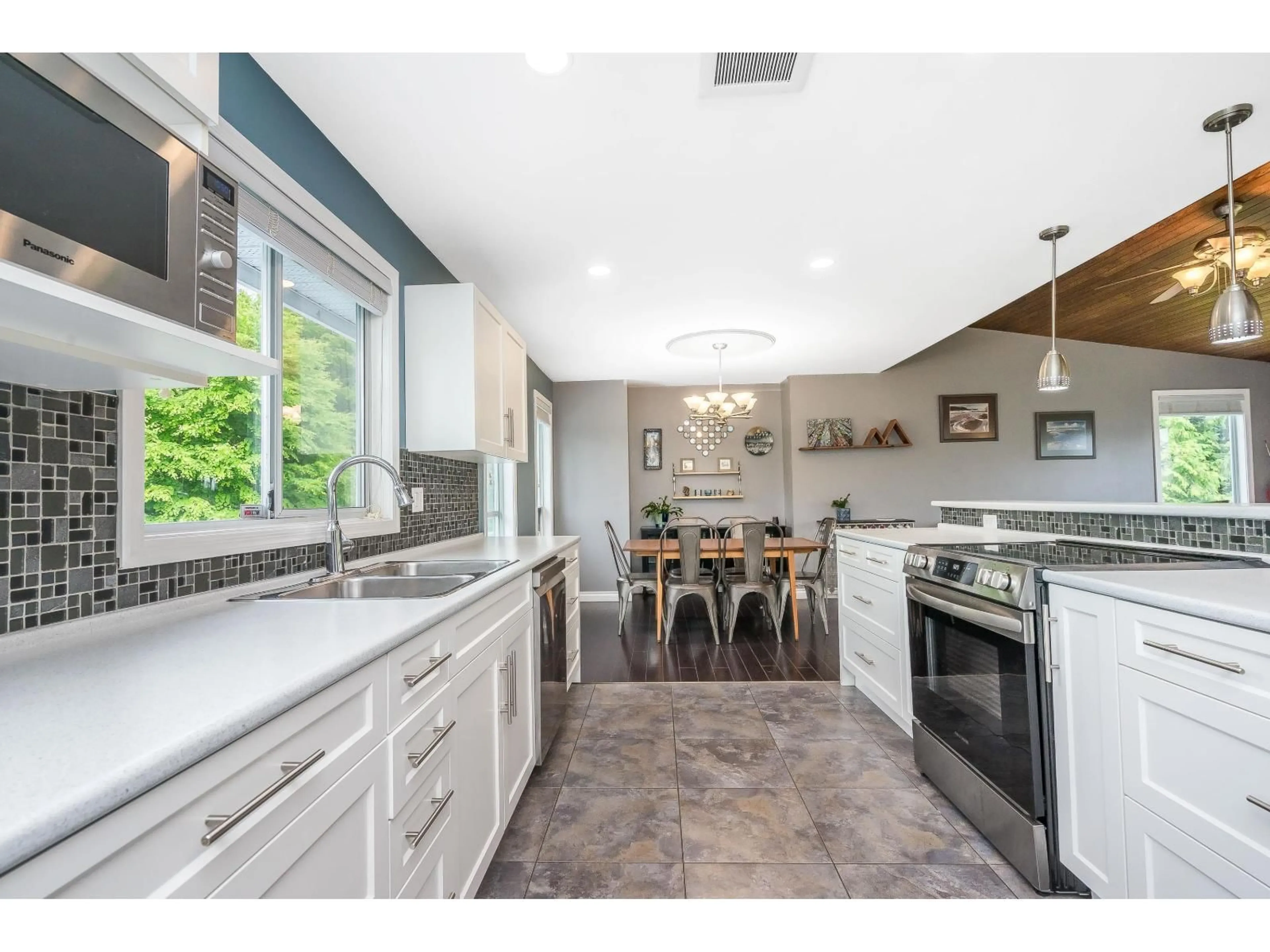 Open concept kitchen, ceramic/tile floor for 4460 WILSON ROAD, Yarrow British Columbia V2R5C5