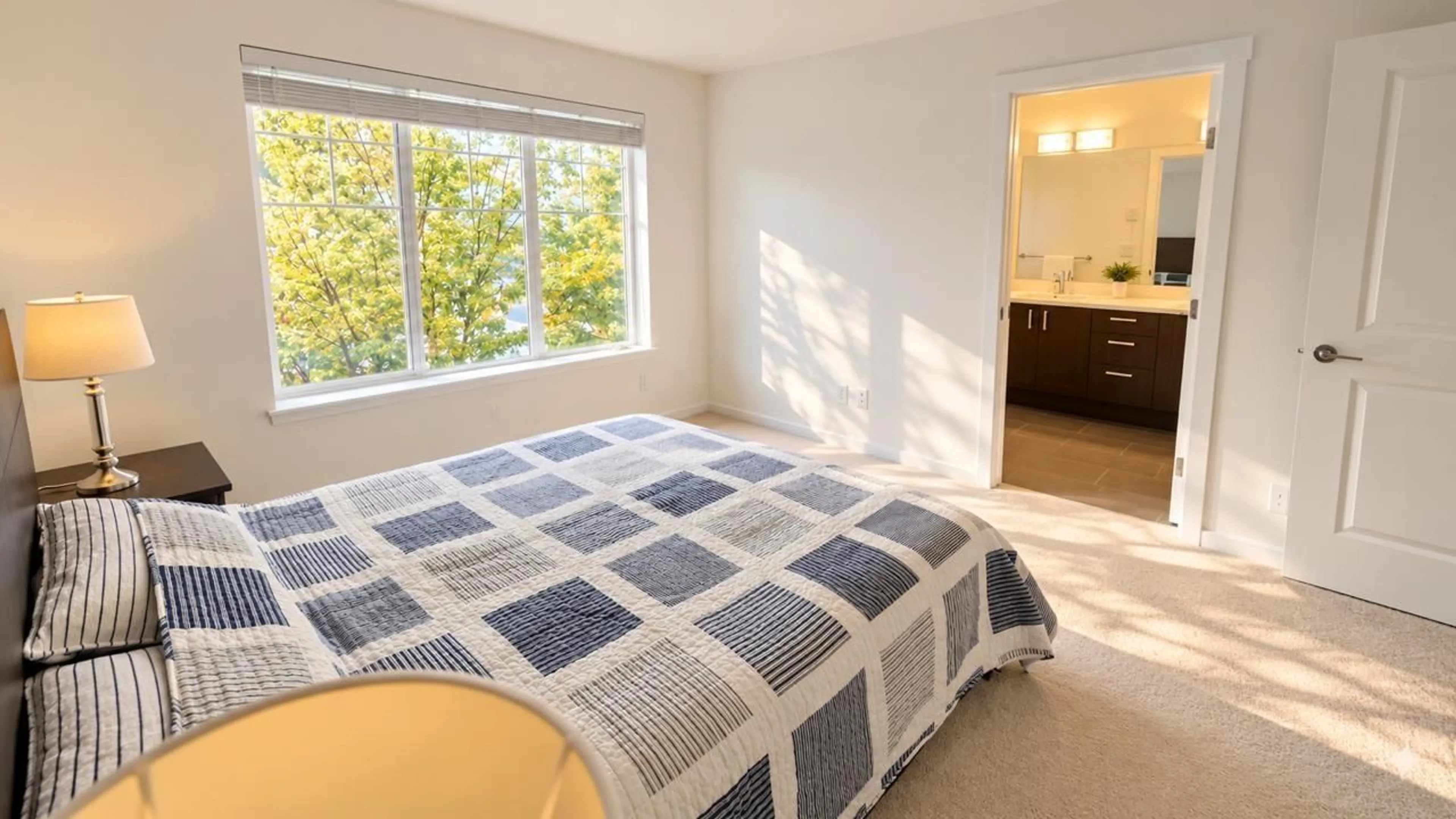 Bedroom with bed, unknown for 9 - 127 172 STREET, Surrey British Columbia V3Z0W9