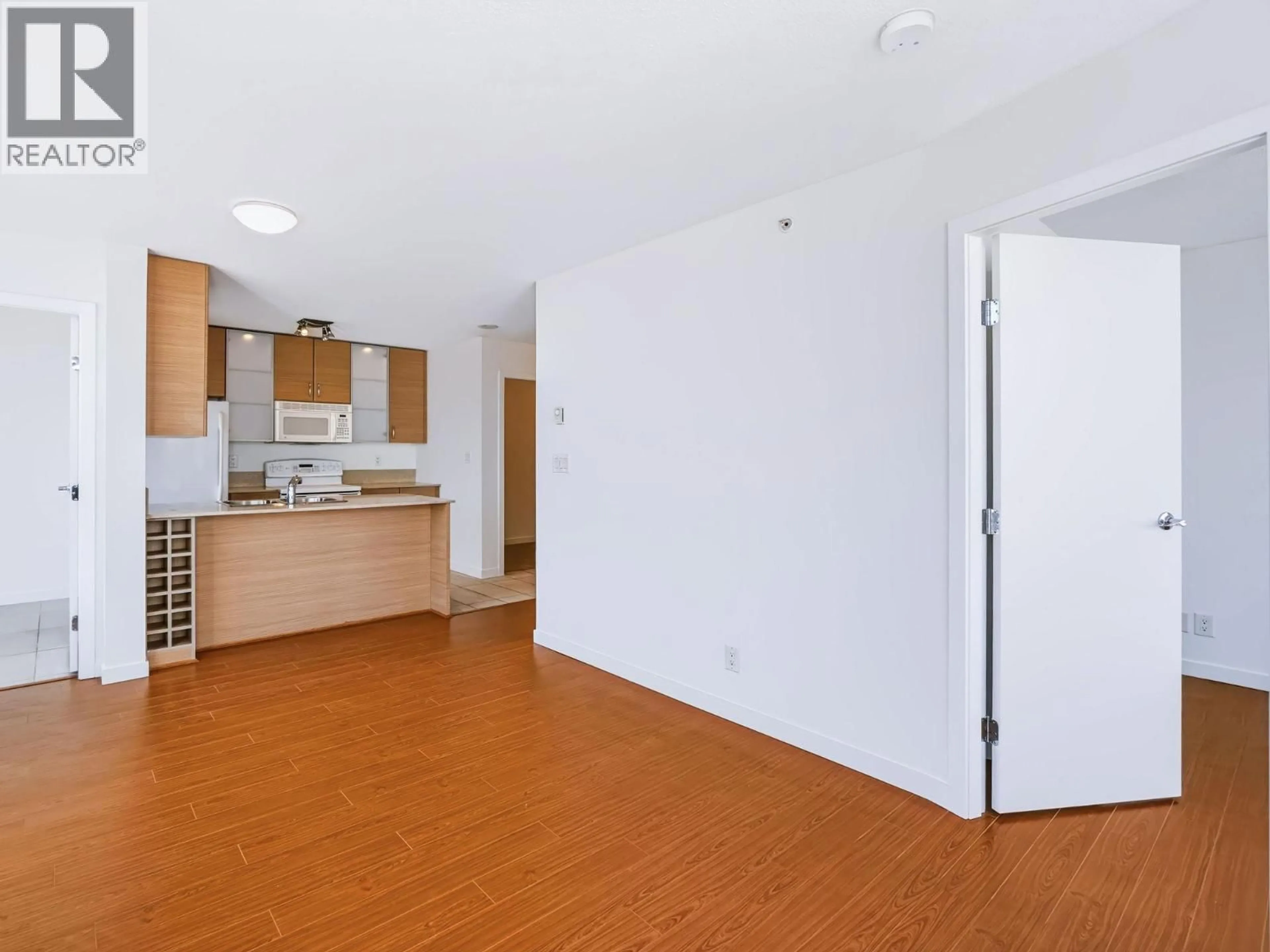 Standard kitchen, unknown for 2105 - 977 MAINLAND STREET, Vancouver British Columbia V6B1T2