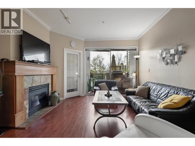 302 - 131 3RD STREET, North Vancouver 2