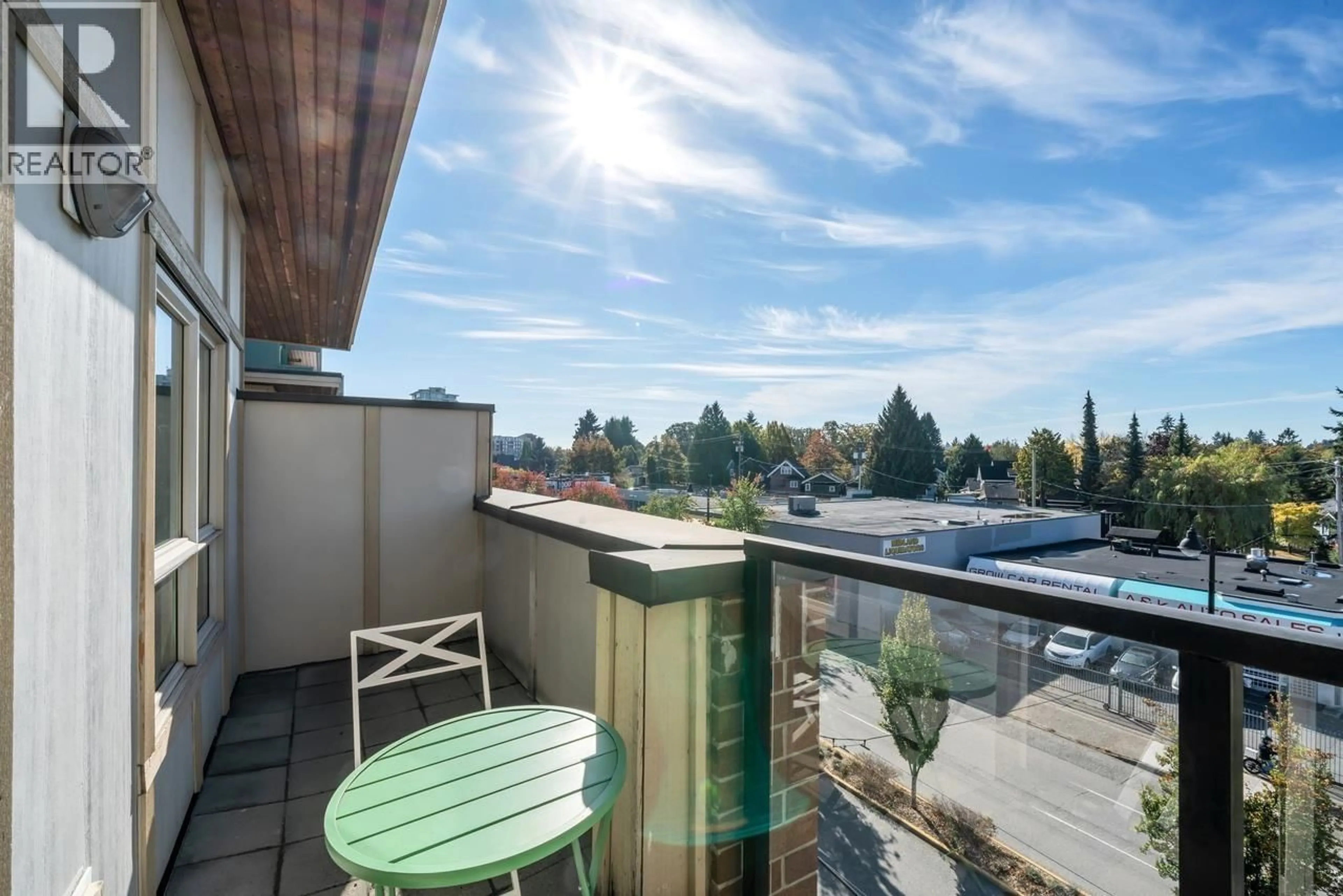 Balcony in the apartment, city buildings view from balcony for PH7 - 1239 KINGSWAY, Vancouver British Columbia V5V3E2