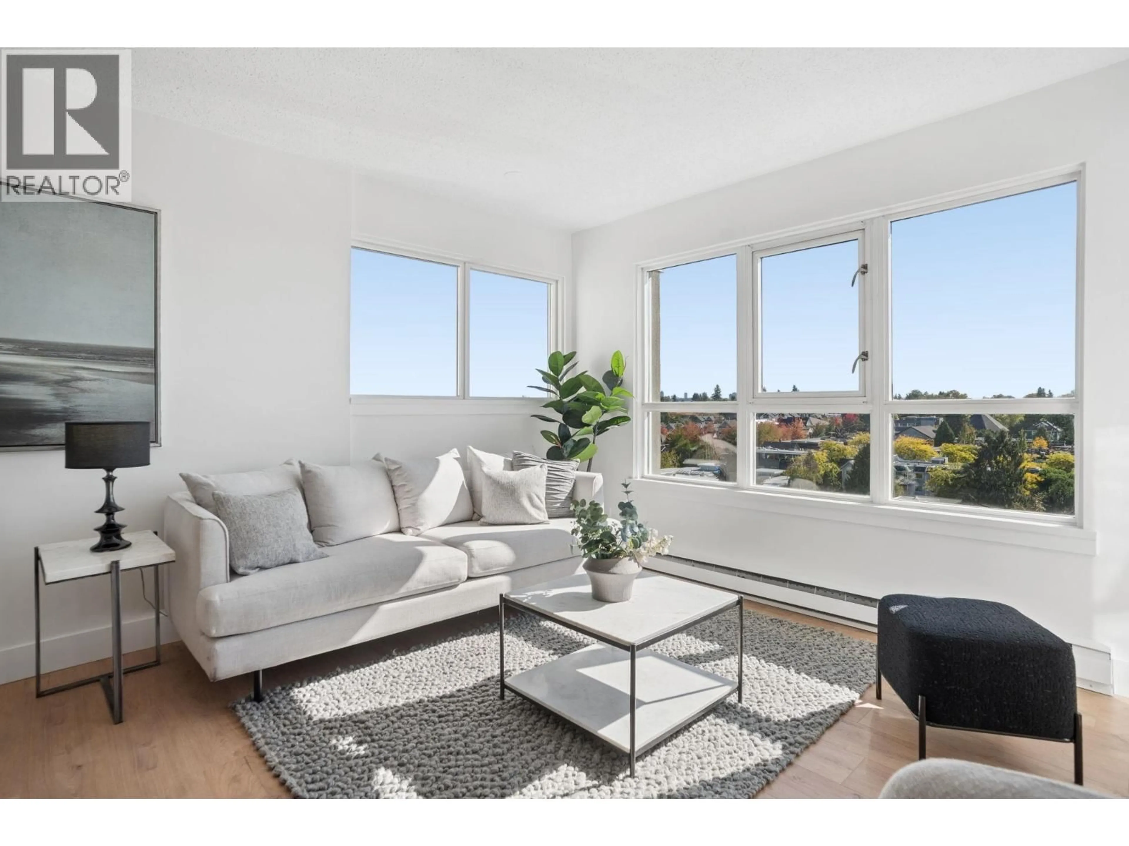 Living room with furniture, unknown for 1204 - 1833 FRANCES STREET, Vancouver British Columbia V5L1Z8