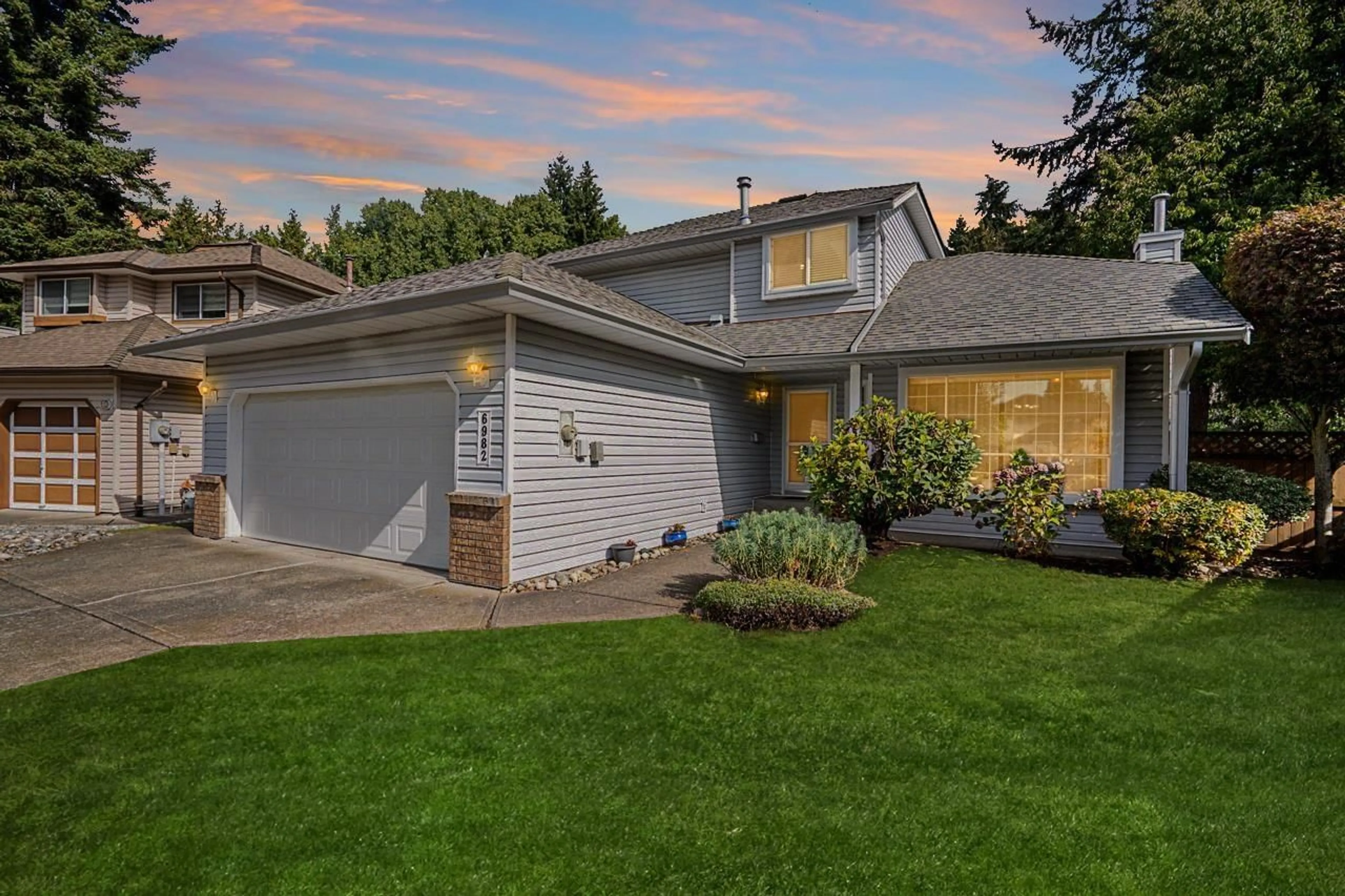 Home with vinyl exterior material, street for 6982 128A STREET, Surrey British Columbia V3W0P1