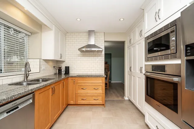6982 128A STREET, Surrey 5
