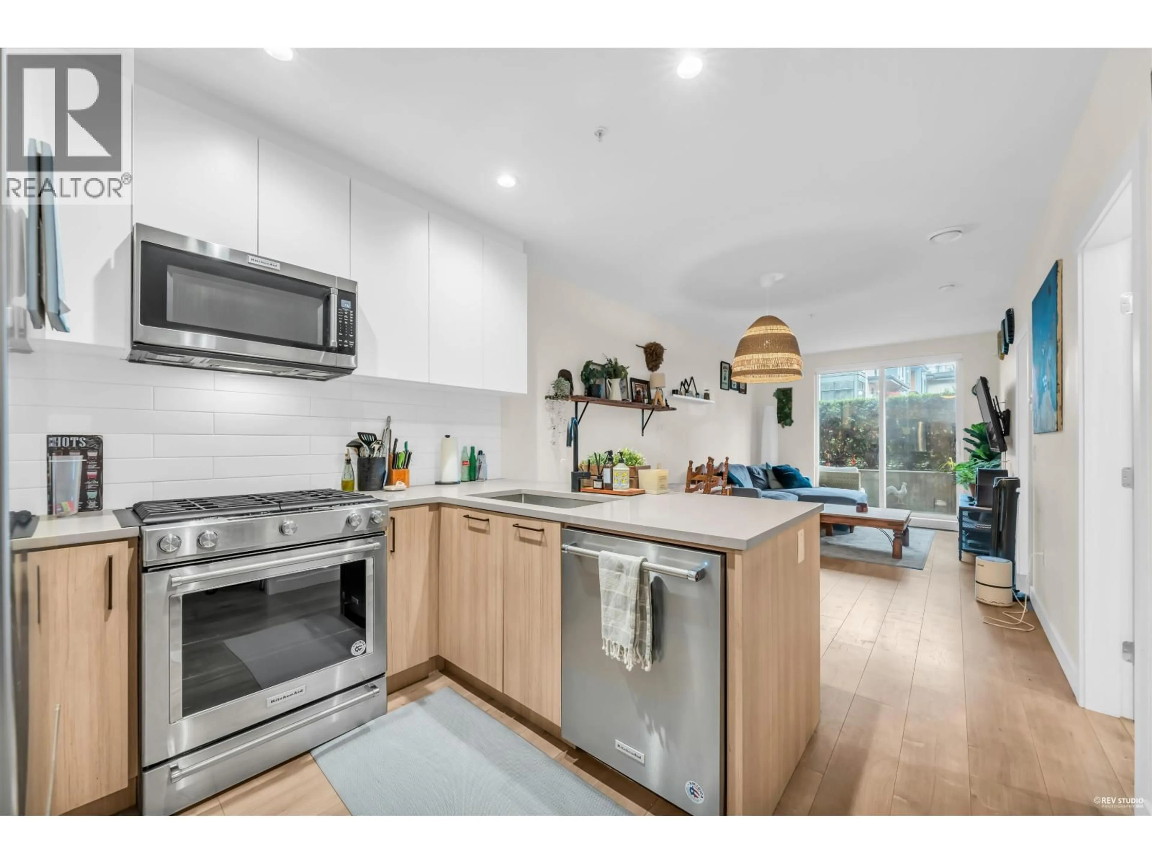 Open concept kitchen, unknown for 113 - 707 COMO LAKE AVENUE, Coquitlam British Columbia V3J0J5