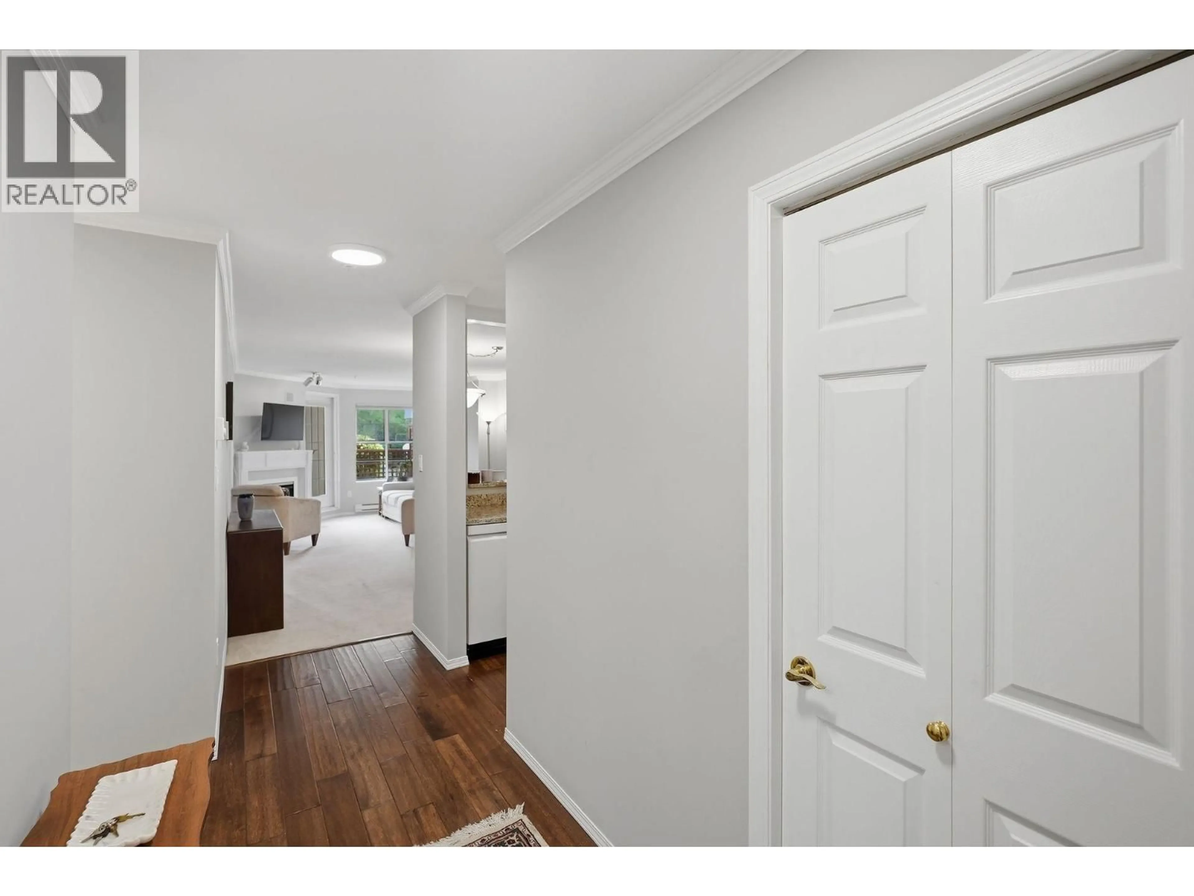 Indoor entryway for 106 - 1172 55 STREET, Delta British Columbia V4M4C3