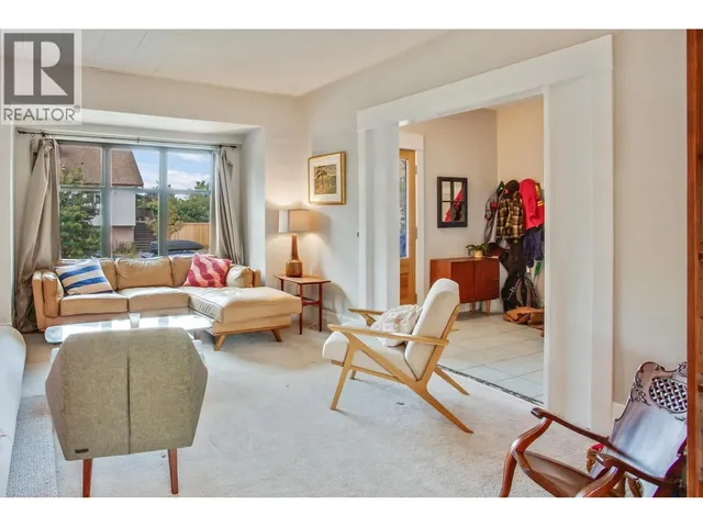 1444 LAKEWOOD DRIVE, Vancouver 5