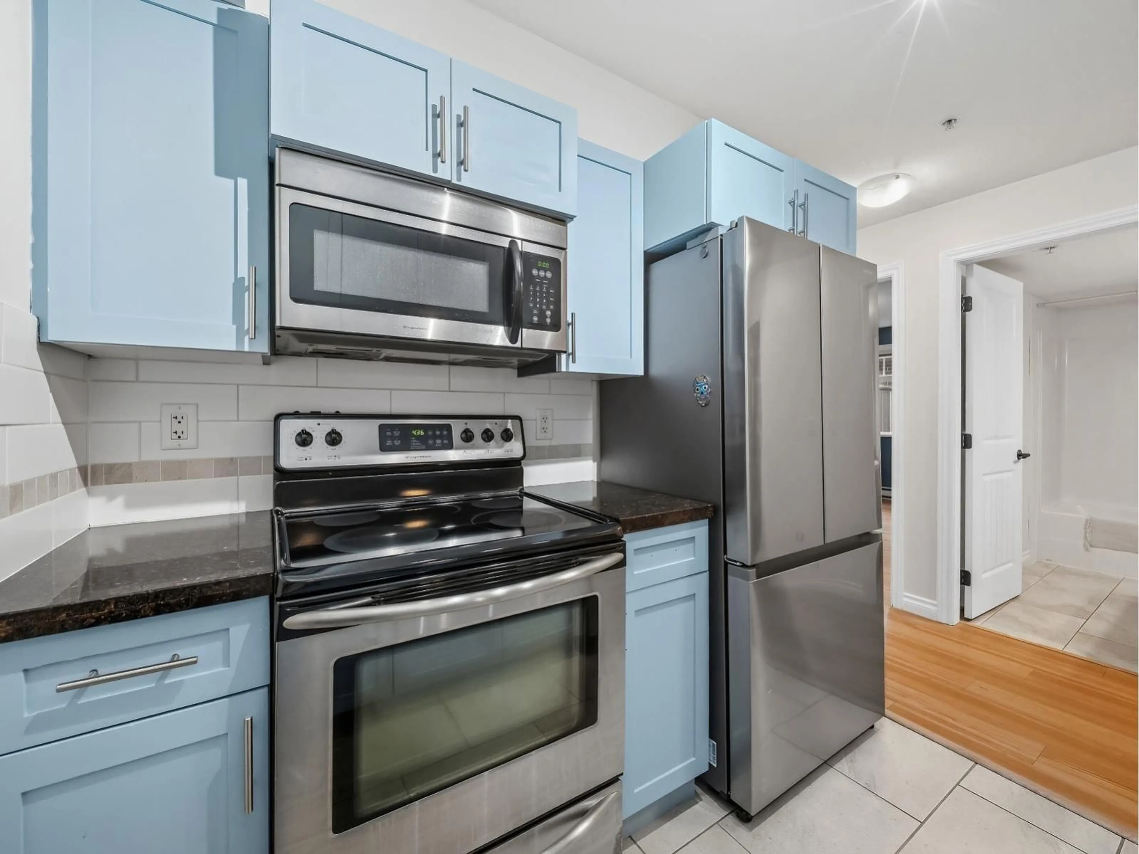 Standard kitchen, unknown for 146 - 5660 201A STREET, Langley British Columbia V3A0B4