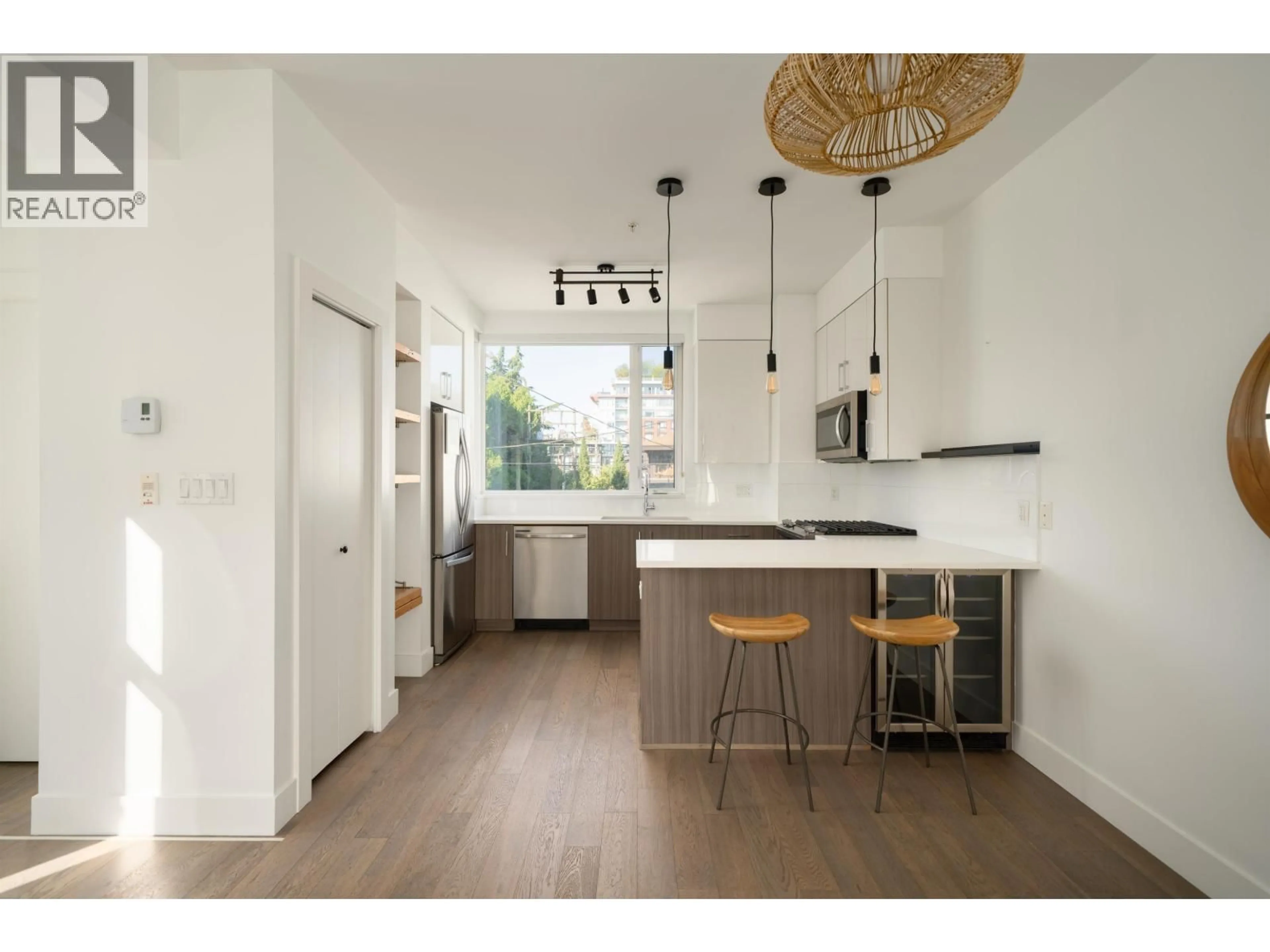 Open concept kitchen, unknown for 2337 BRUNSWICK STREET, Vancouver British Columbia V5T3L8