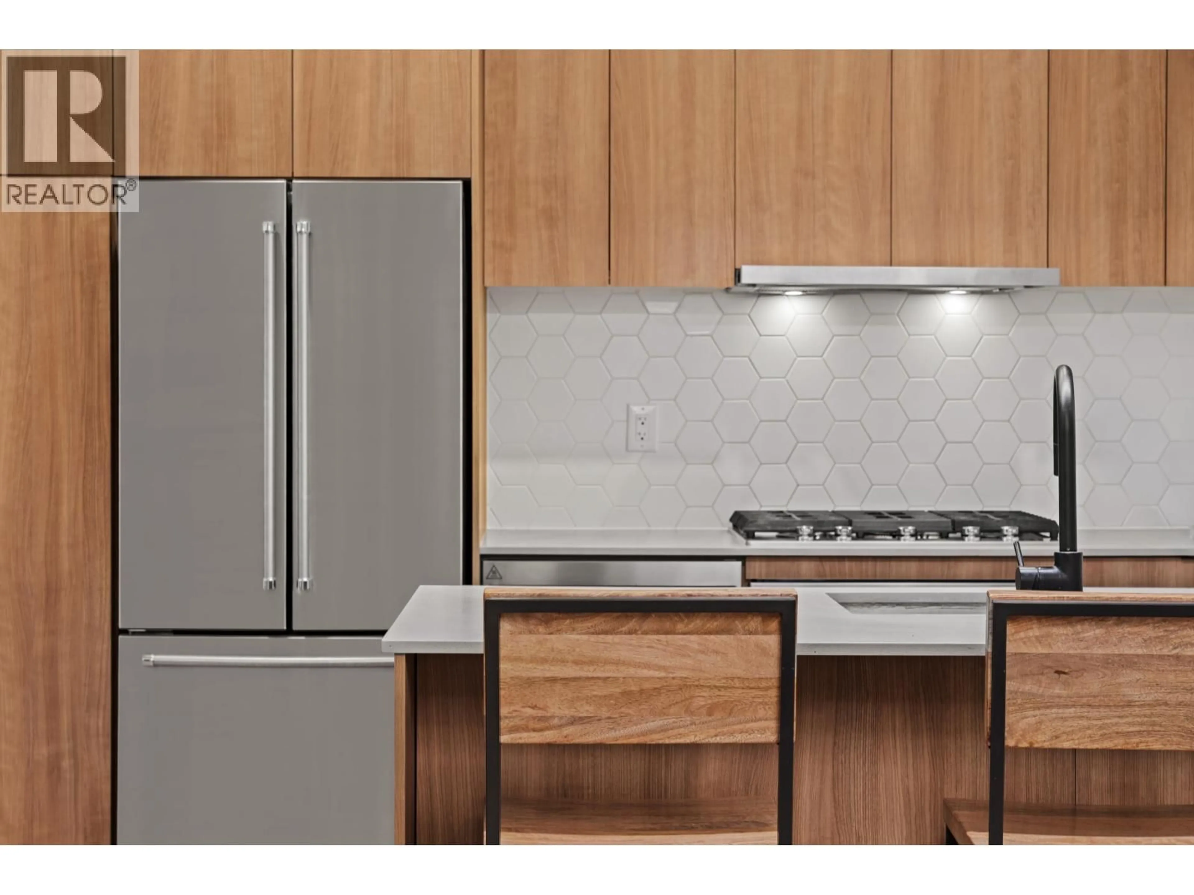 Standard kitchen, wood/laminate floor for 29 - 533 3RD STREET, North Vancouver British Columbia V7L1G4