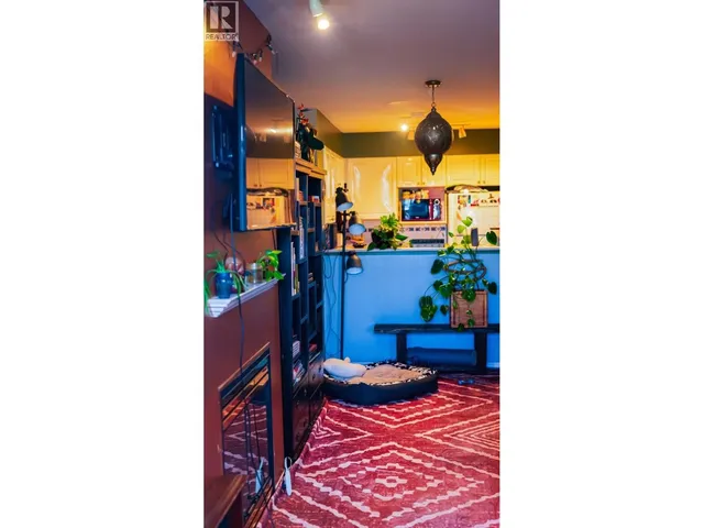 PH10 - 760 KINGSWAY, Vancouver 3