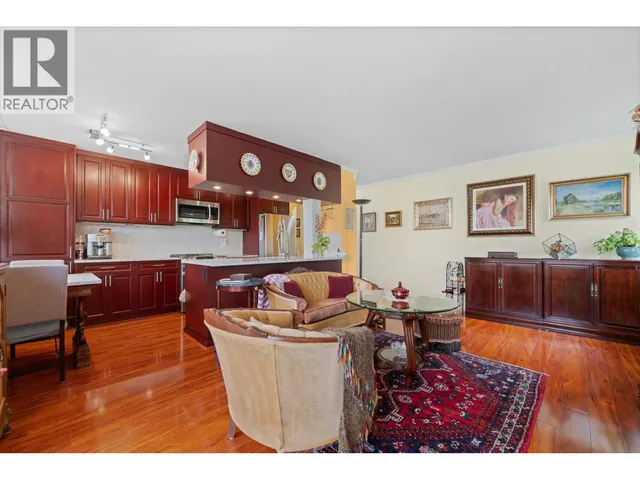 212 - 1425 ESQUIMALT AVENUE, West Vancouver 3