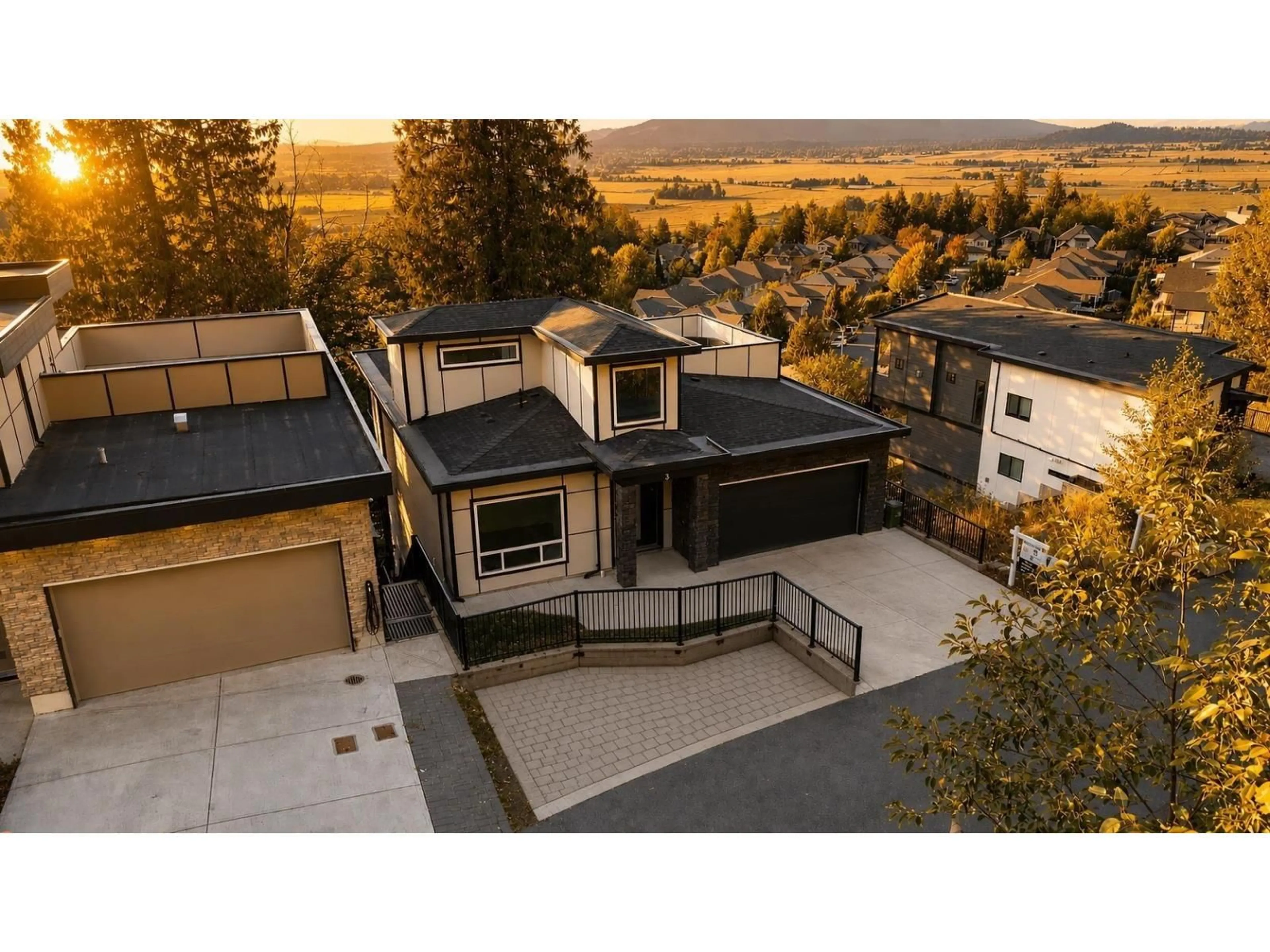 A pic from outside/outdoor area/front of a property/back of a property/a pic from drone, mountain view for 3 - 5988 LINDEMAN STREET, Chilliwack British Columbia V2R0R9
