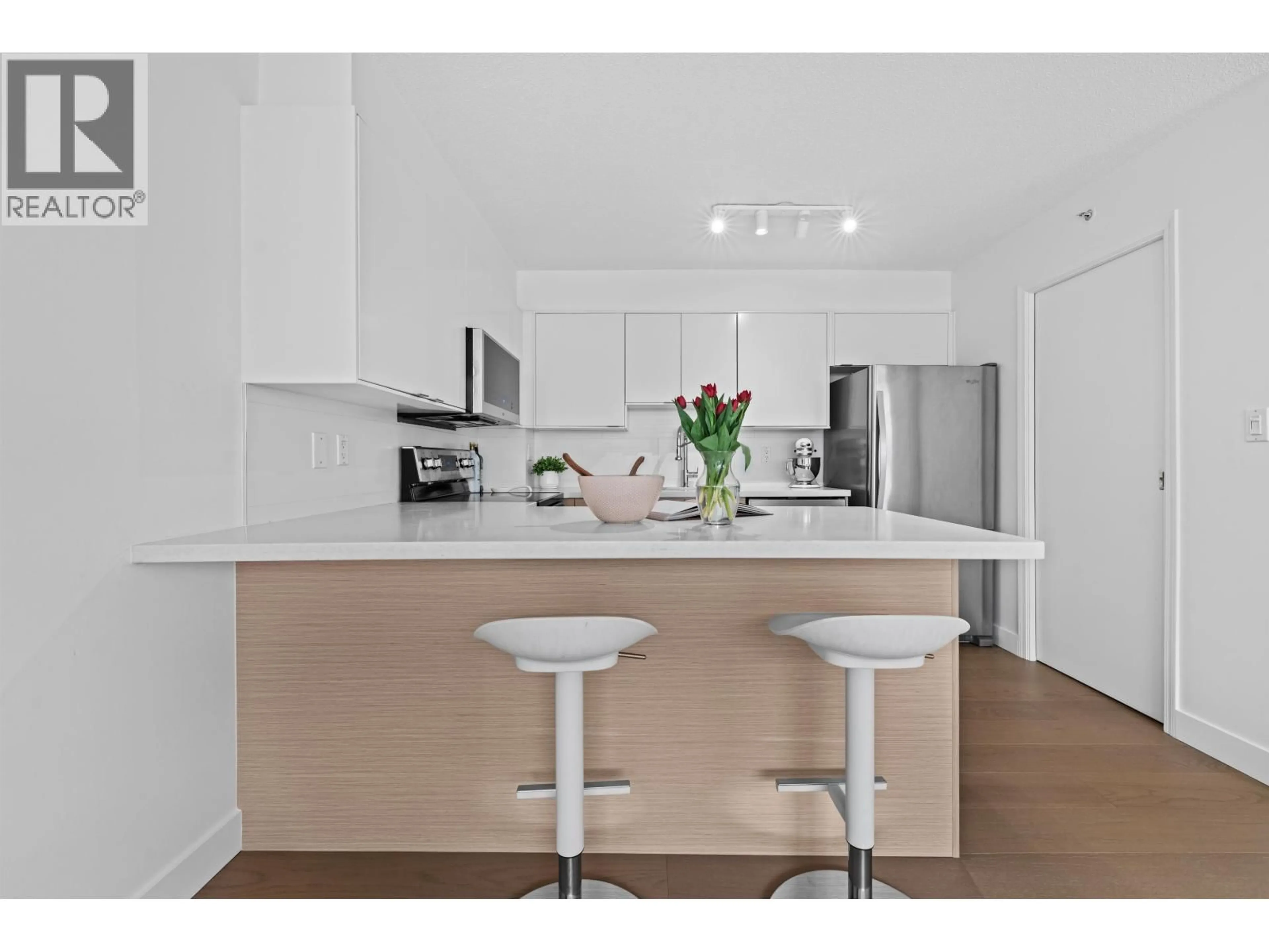 Open concept kitchen, unknown for 204 - 1633 8TH AVENUE, Vancouver British Columbia V6J5H7