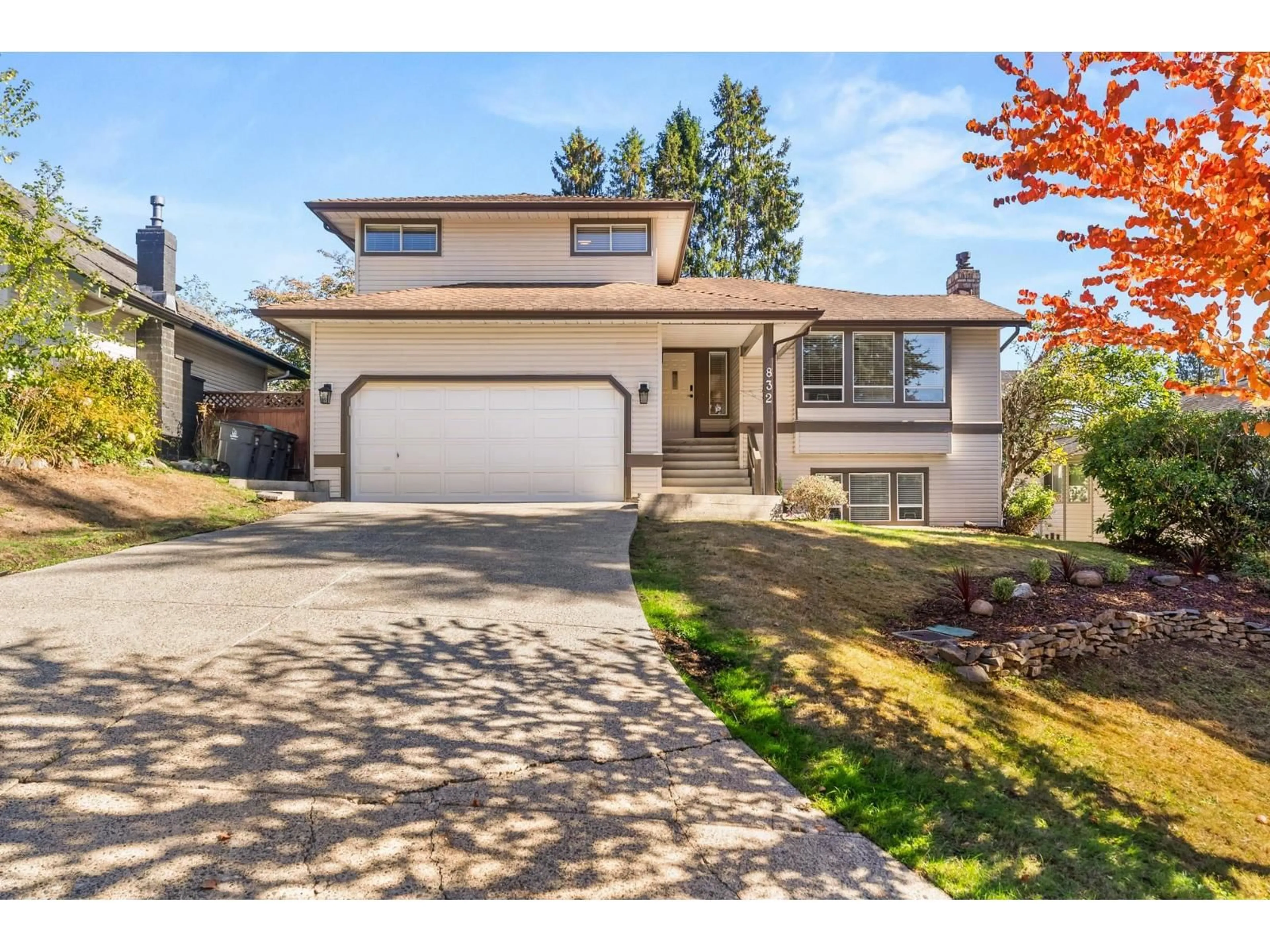Home with vinyl exterior material, street for 832 165 STREET, Surrey British Columbia V4A9B9