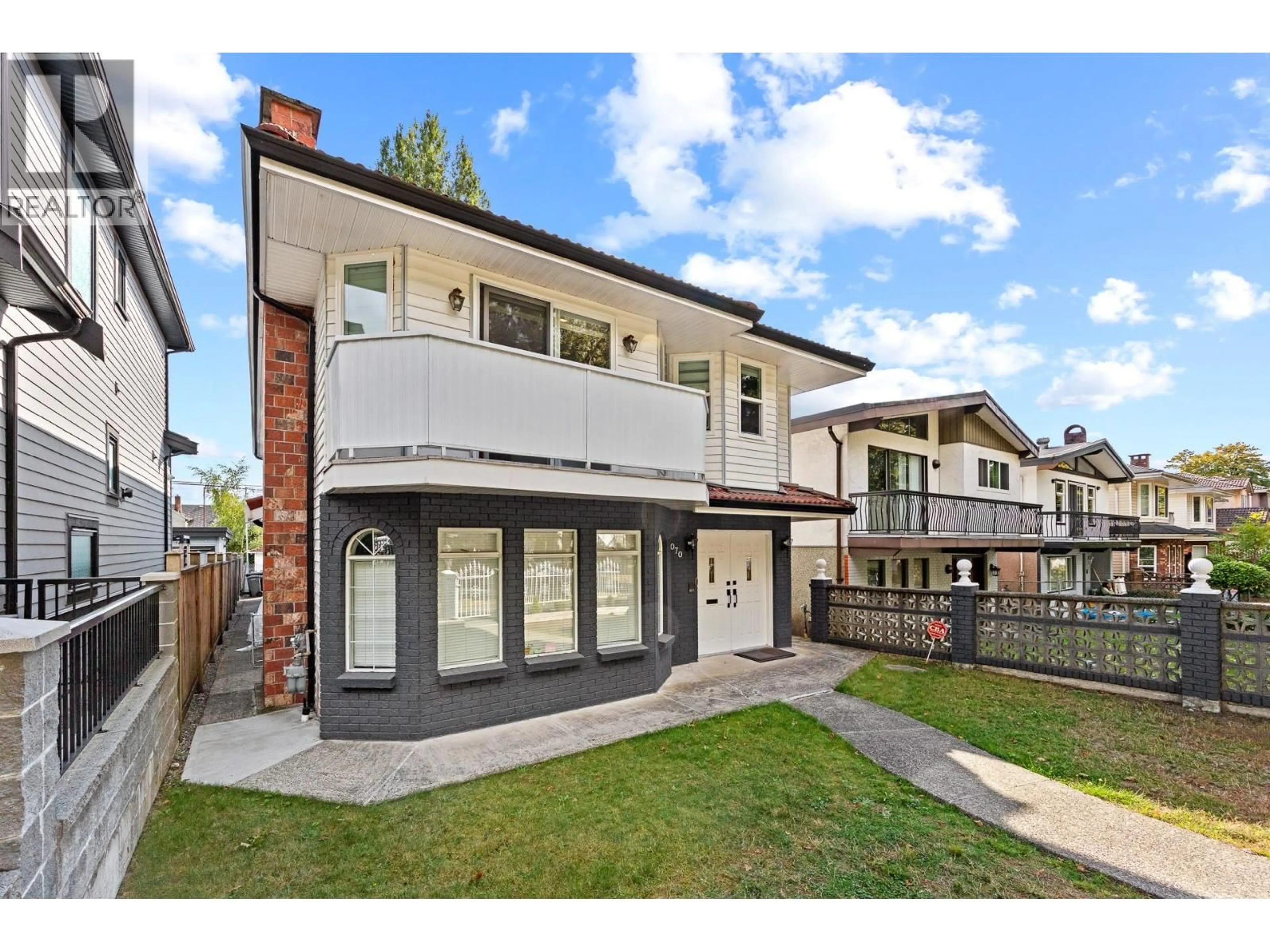 Unknown for 1070 E 40TH AVENUE, Vancouver British Columbia V5W1M4