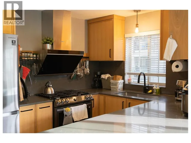 210 - 2958 SILVER SPRINGS BOULEVARD, Coquitlam 1