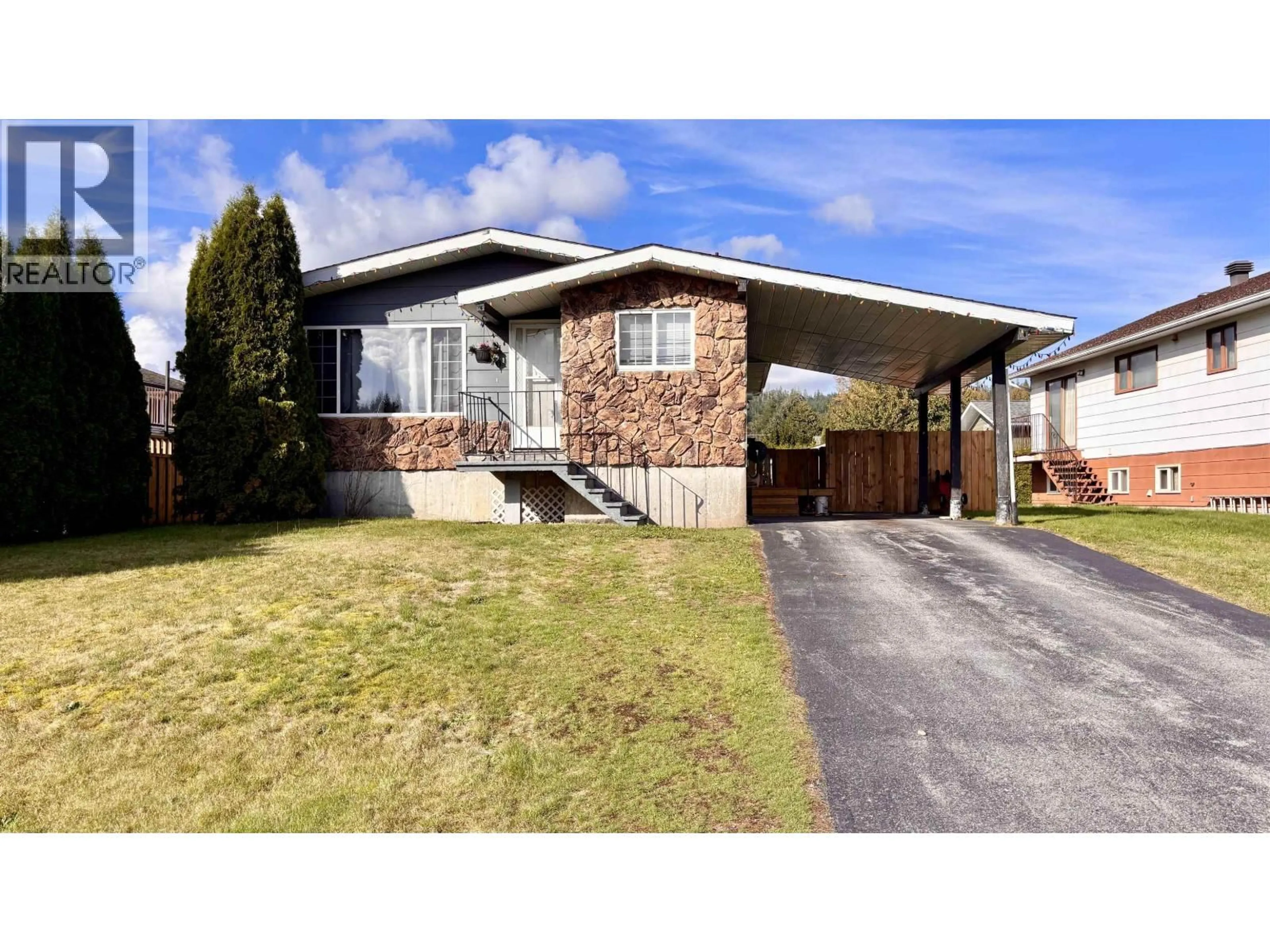 Home with vinyl exterior material, street for 40 DEASE STREET, Kitimat British Columbia V8C2M6