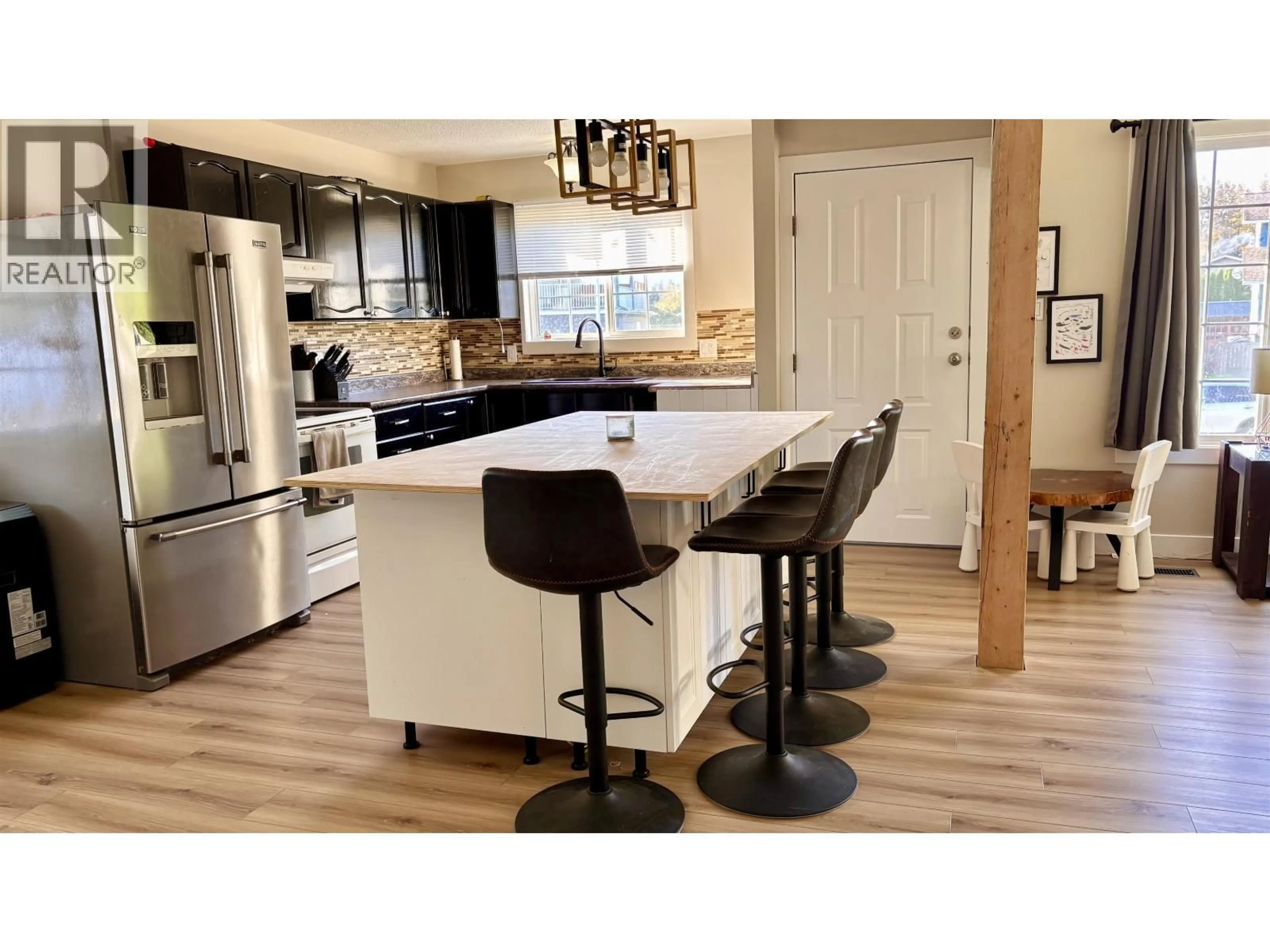 Open concept kitchen, unknown for 40 DEASE STREET, Kitimat British Columbia V8C2M6